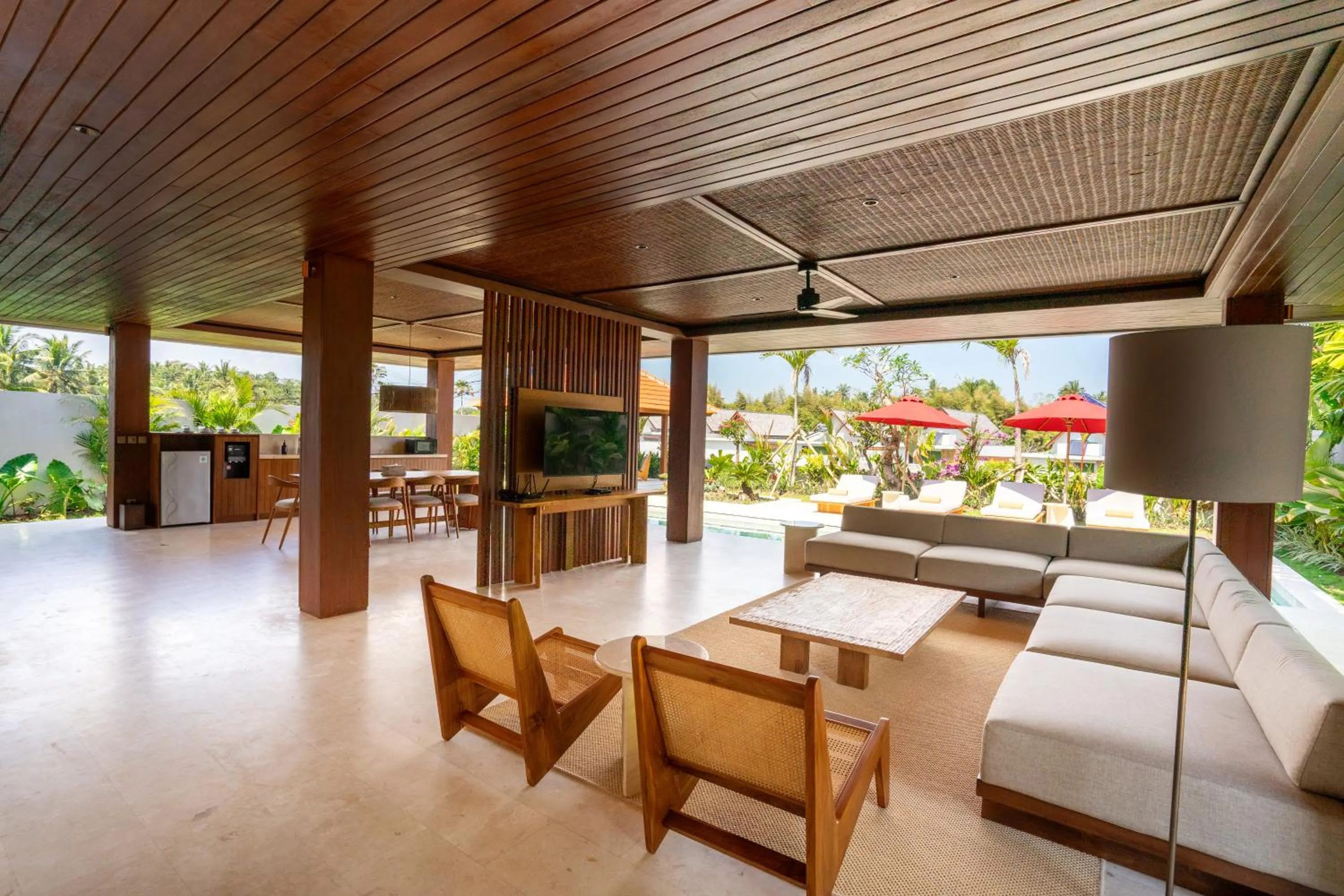 Living room in Amarta Beach Retreat by Nakula