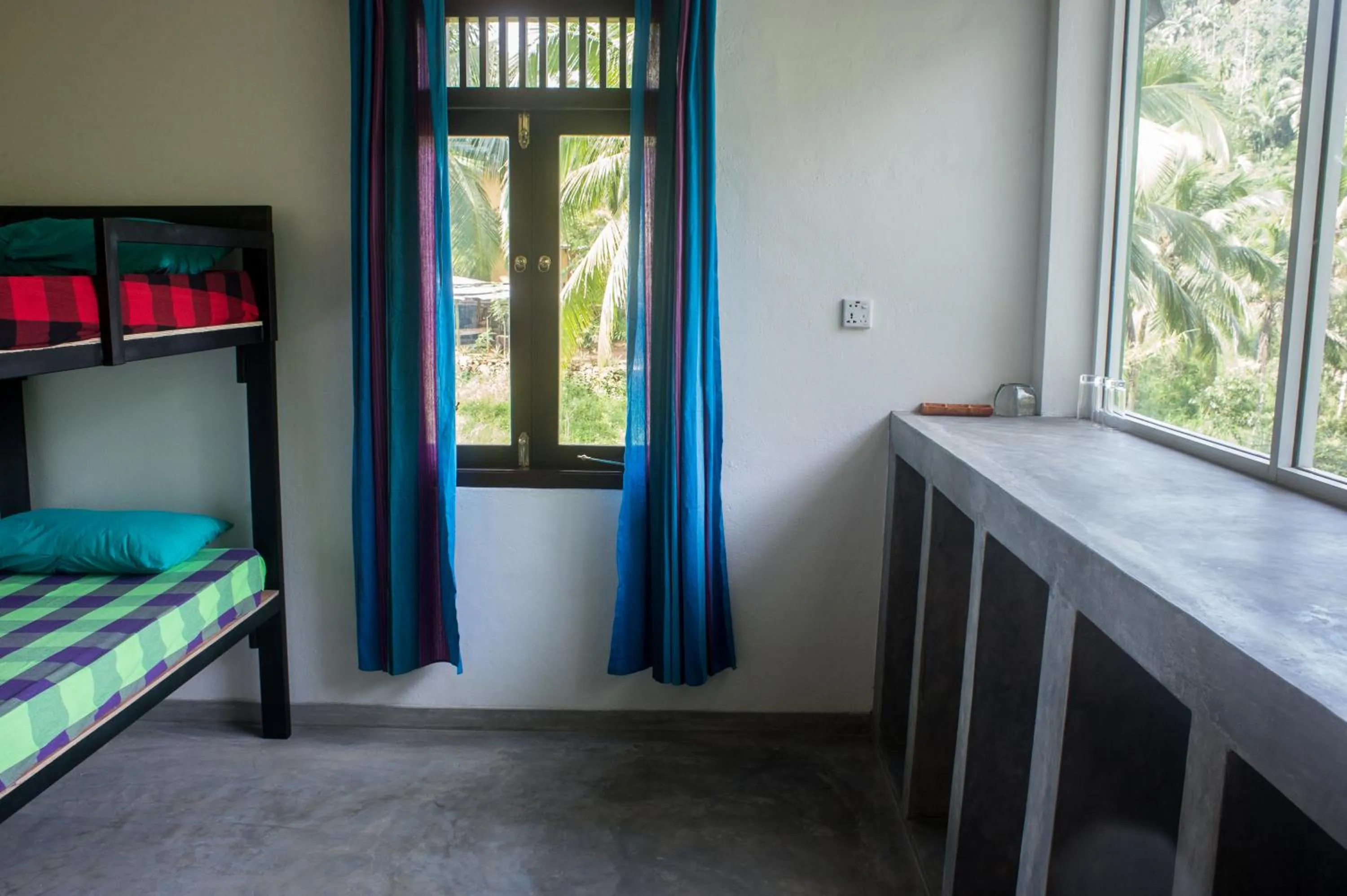Area and facilities, Bed in Sinharaja Hostel