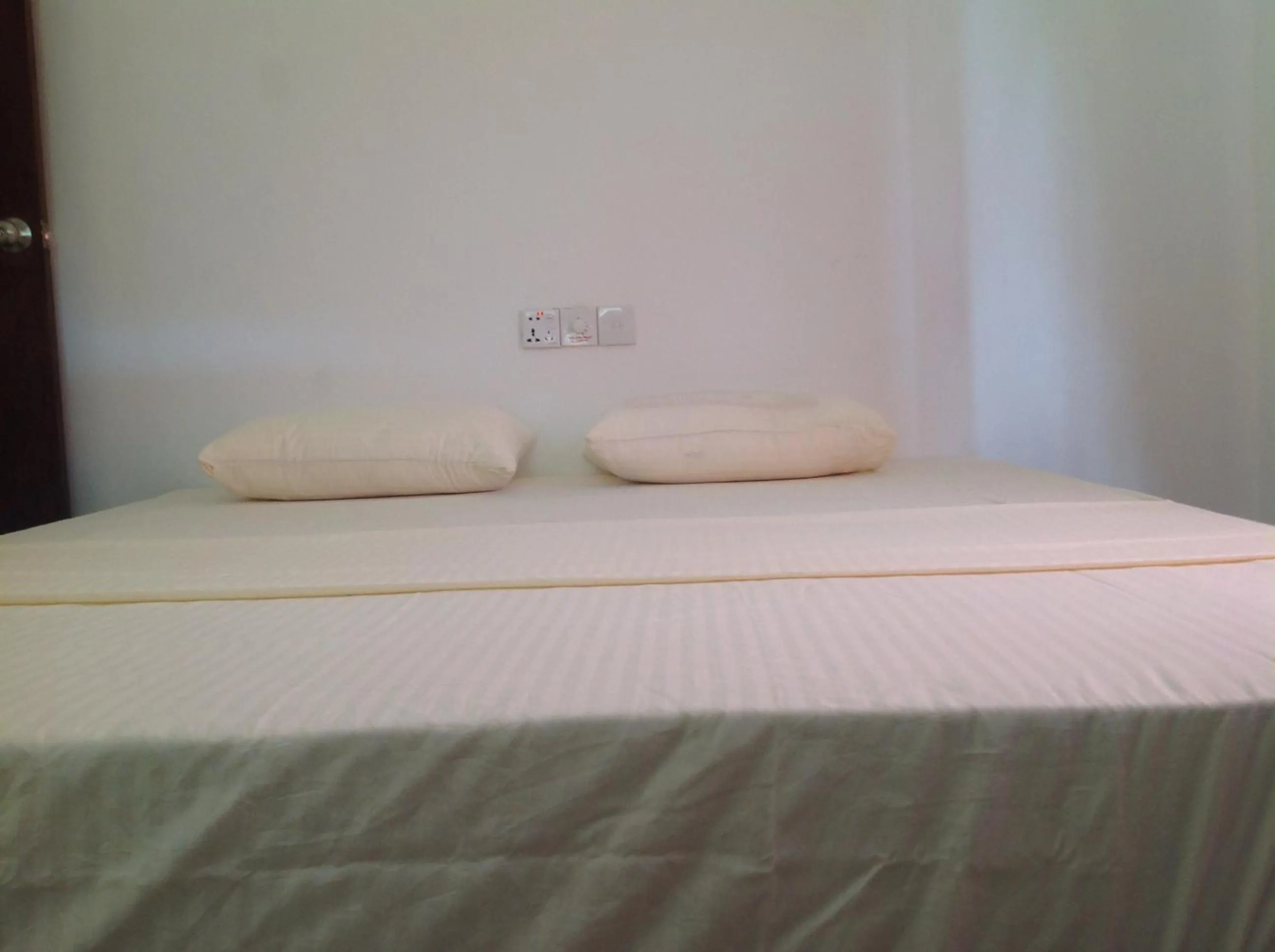 Photo of the whole room, Bed in Sinharaja Hostel