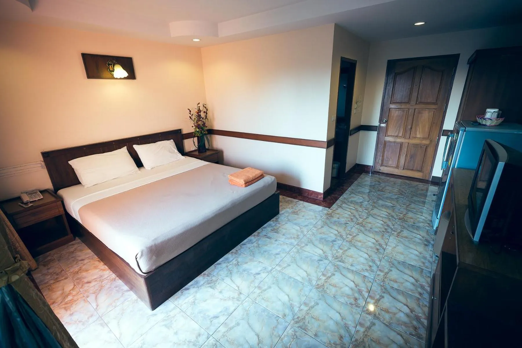 Bed in Navin Mansion 3 Pattaya