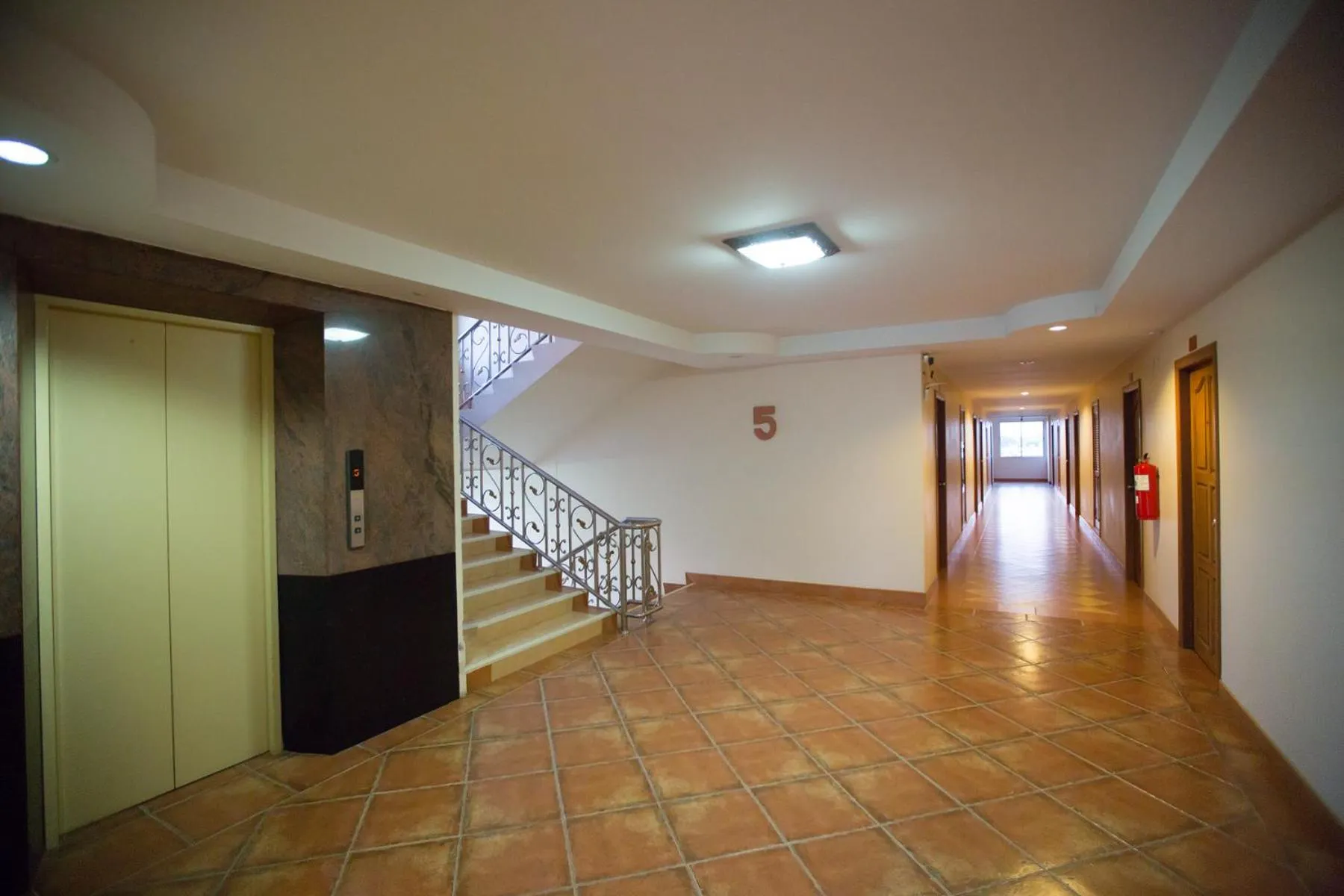 Property building in Navin Mansion 3 Pattaya