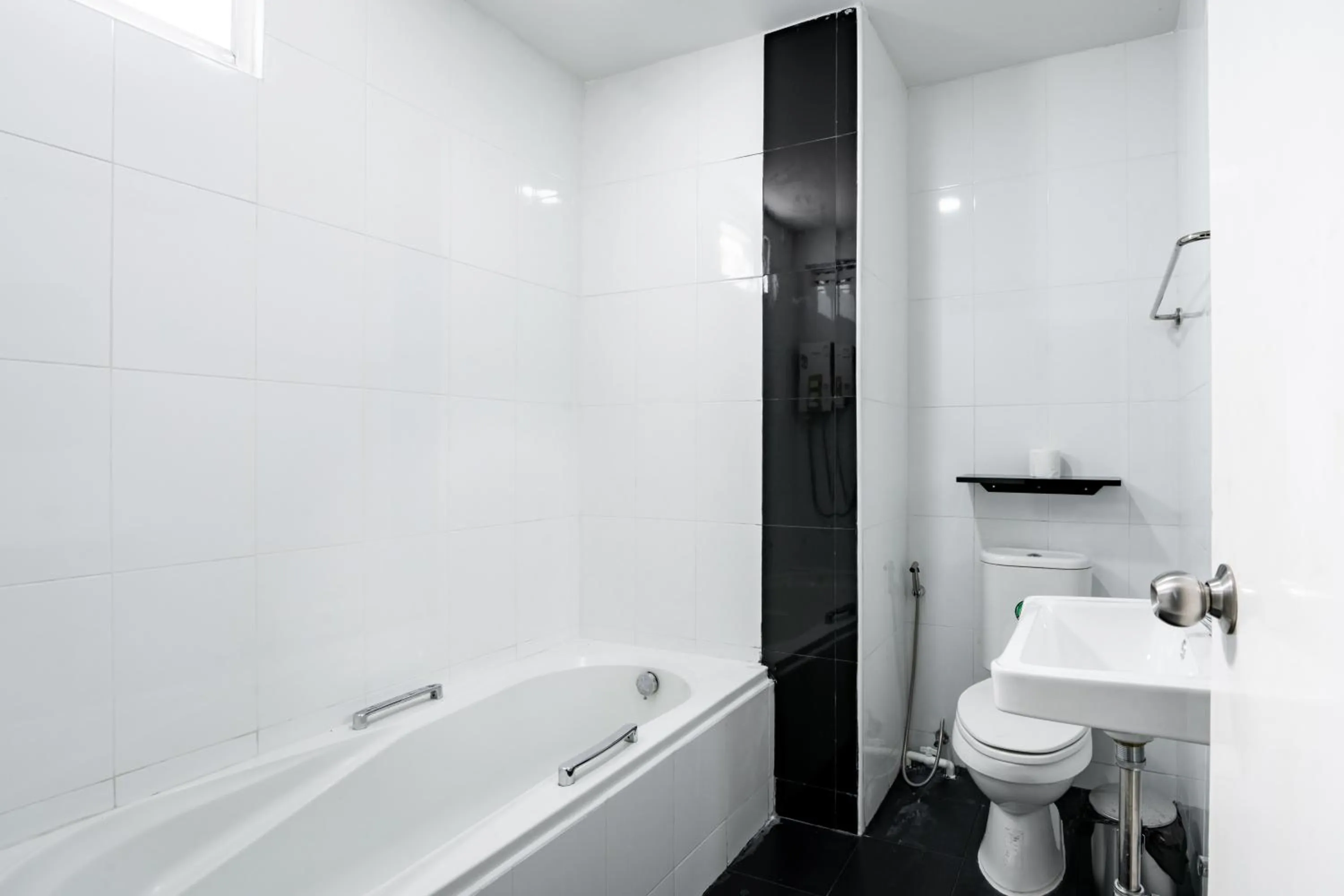 Bathroom in Terminal2 Hotel Phukettown