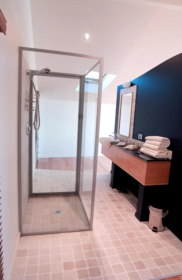 Shower in Wheelhouse Apartments