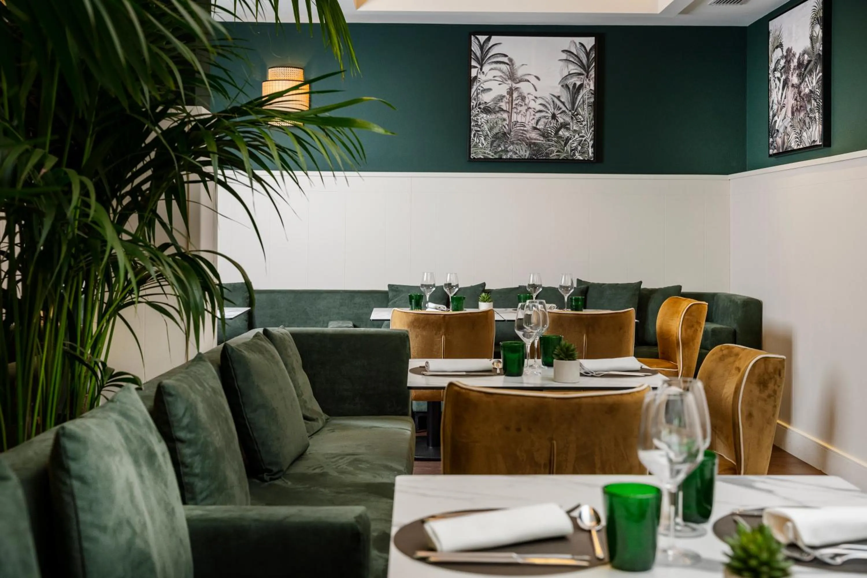 Restaurant/places to eat in Hotel Maestrale