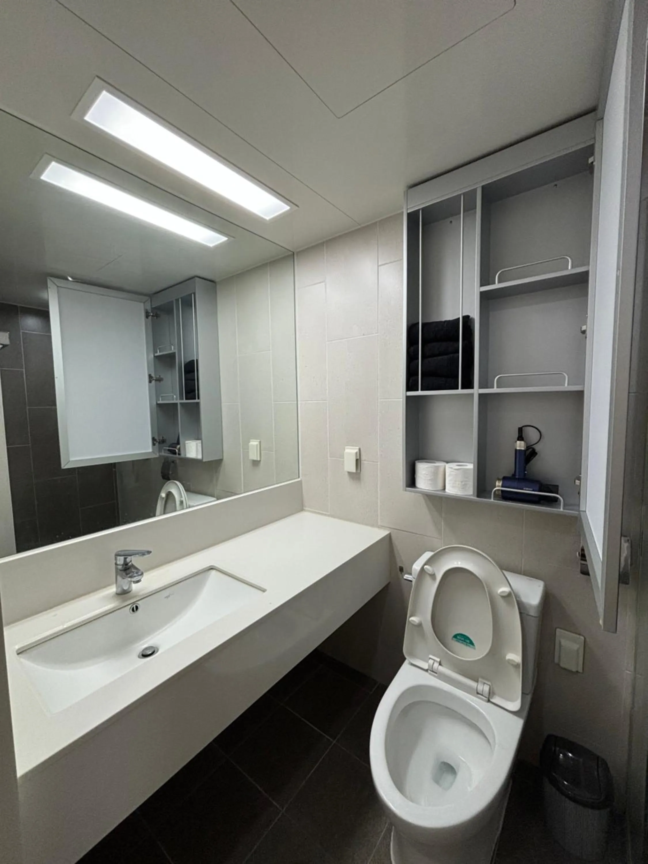 Toilet in The Hide City