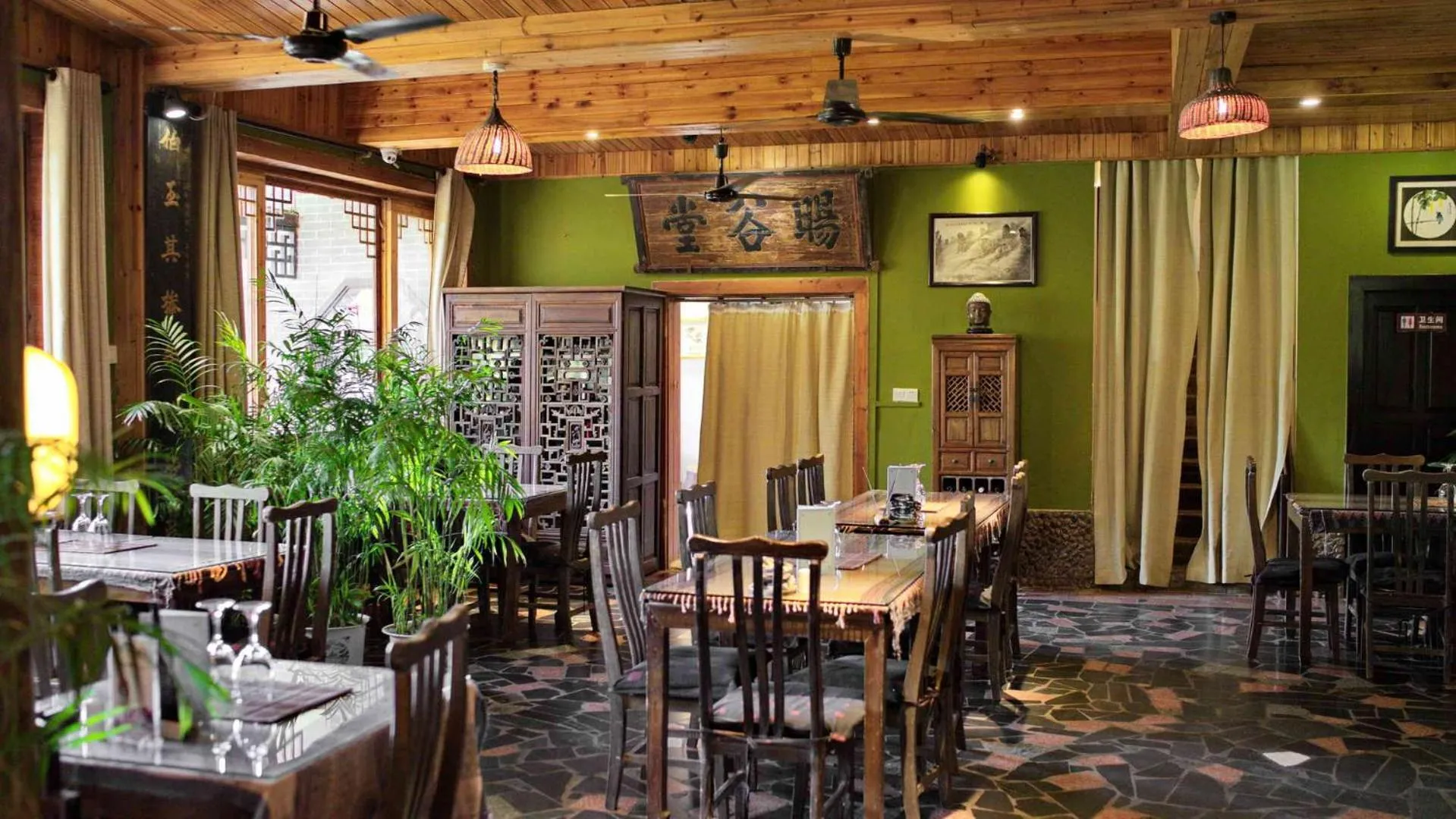 Restaurant/places to eat in Yangshuo Mountain Retreat