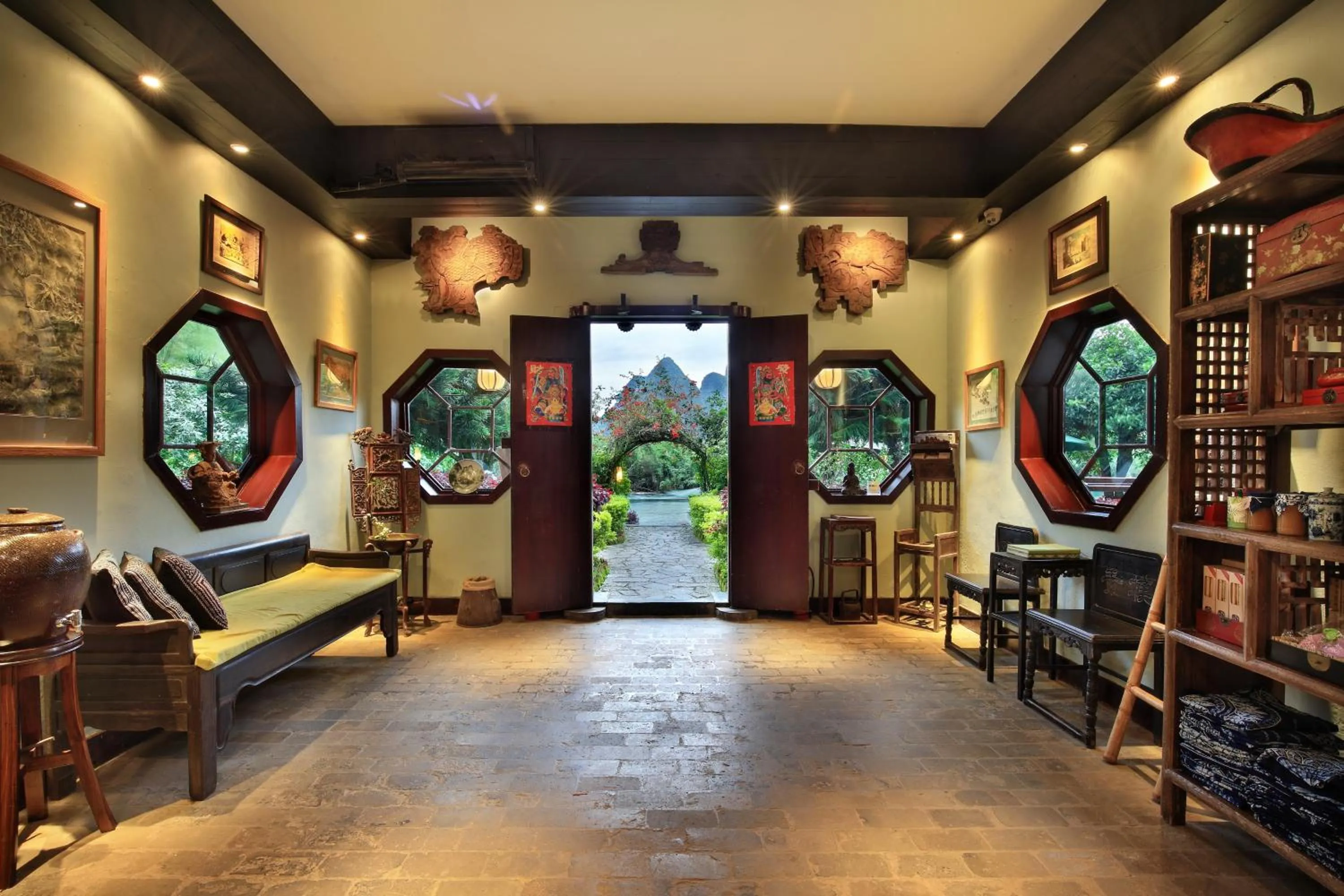Lobby or reception in Yangshuo Mountain Retreat
