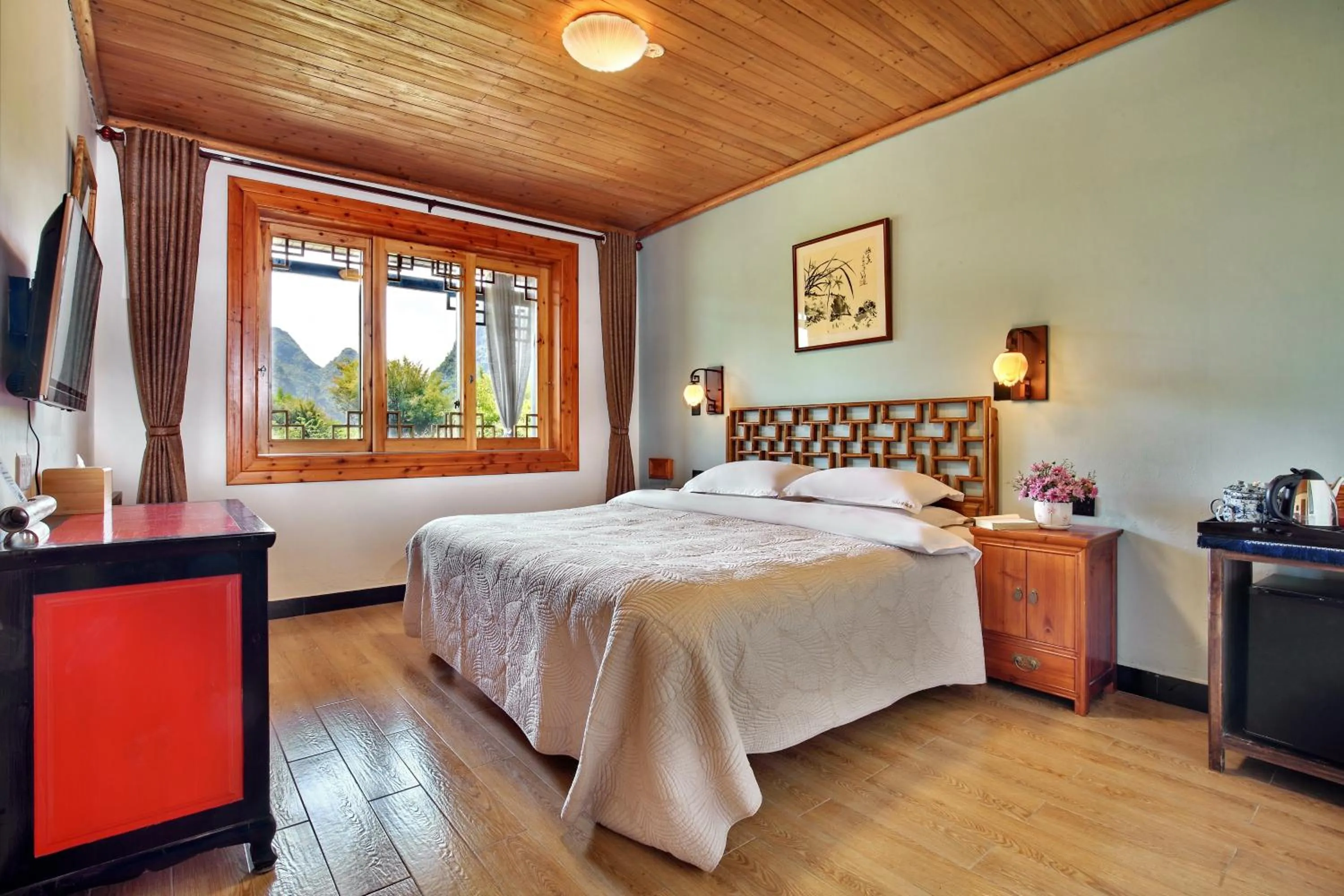 Bed in Yangshuo Mountain Retreat