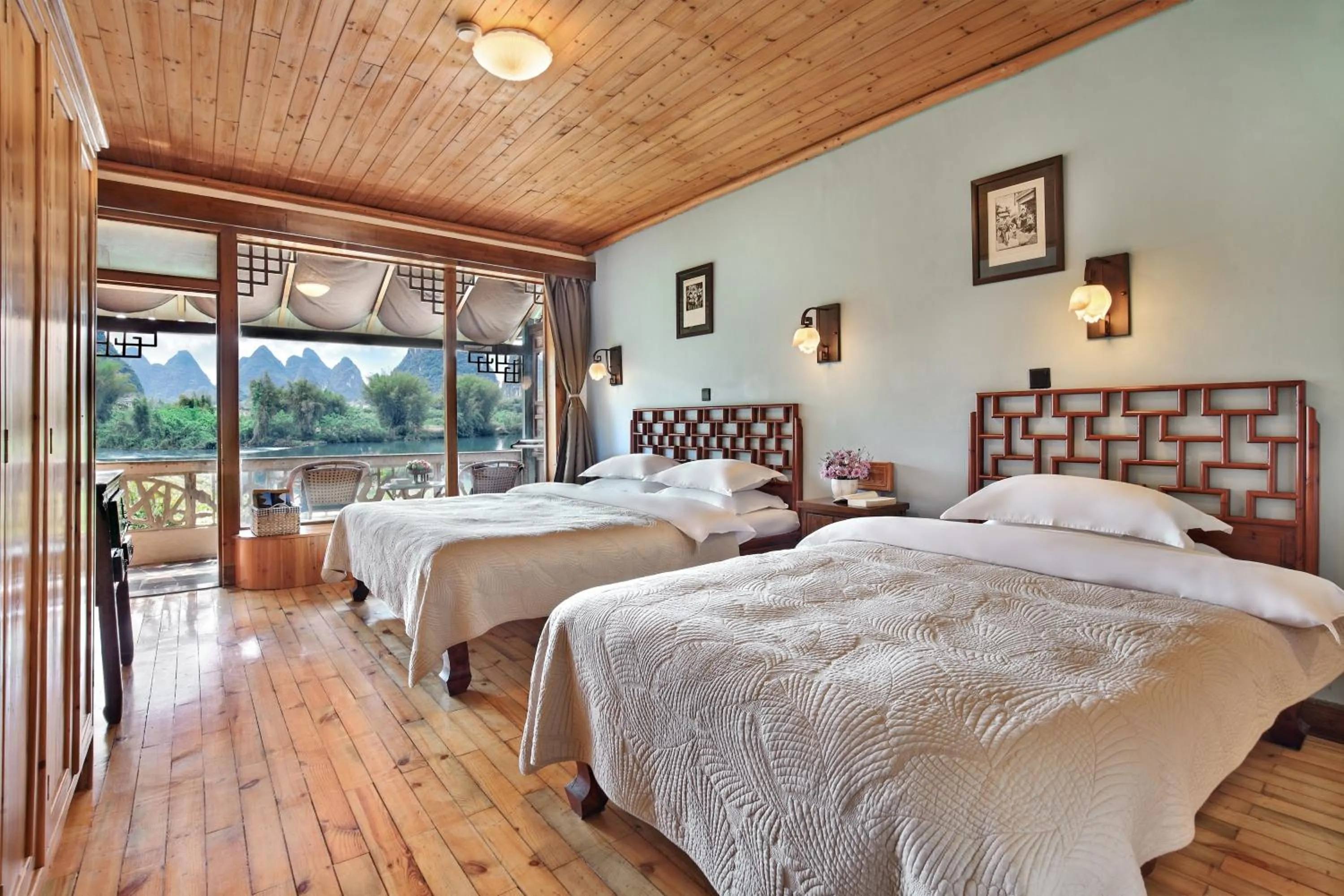 Bed in Yangshuo Mountain Retreat