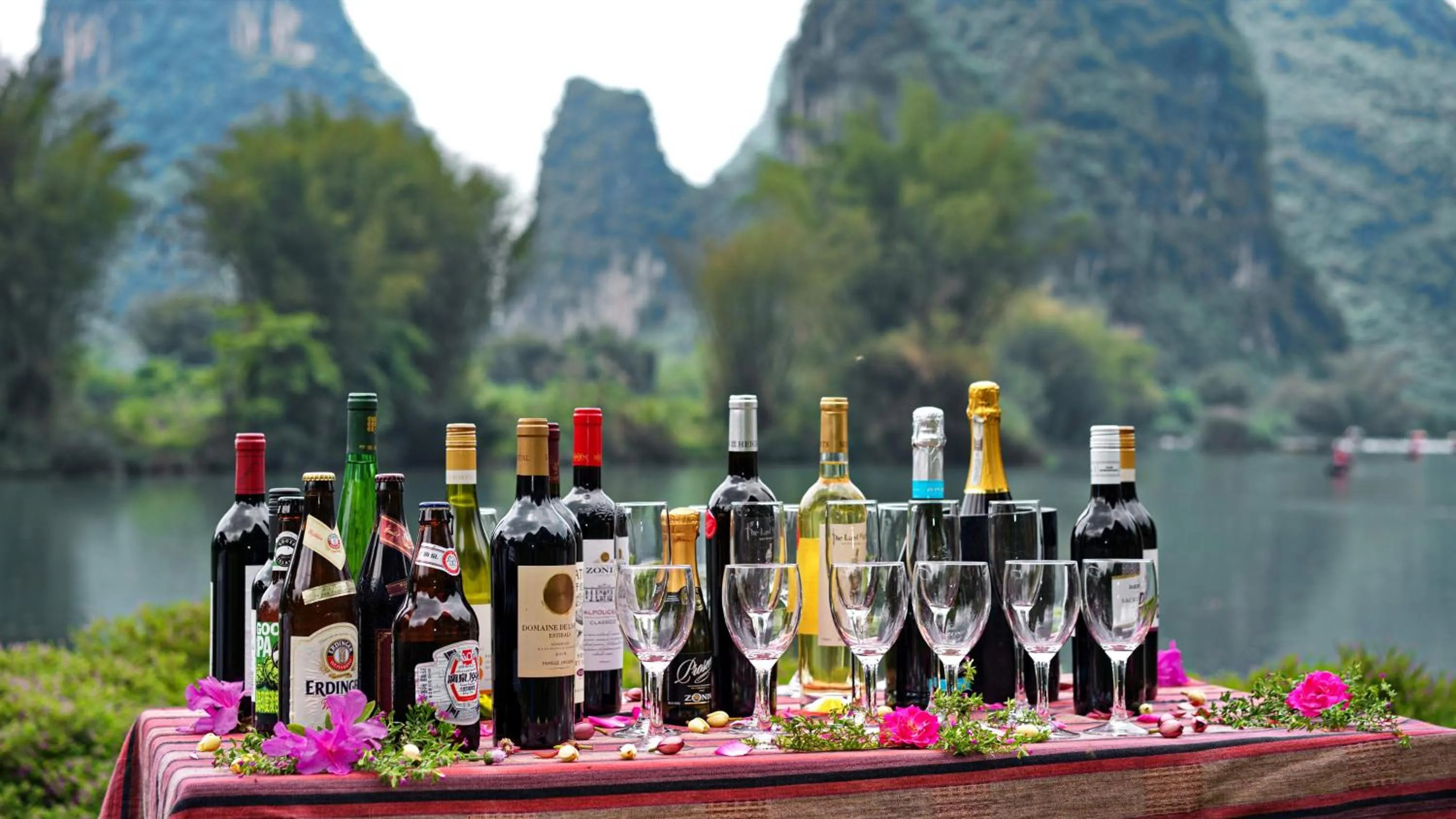 Restaurant/places to eat in Yangshuo Mountain Retreat