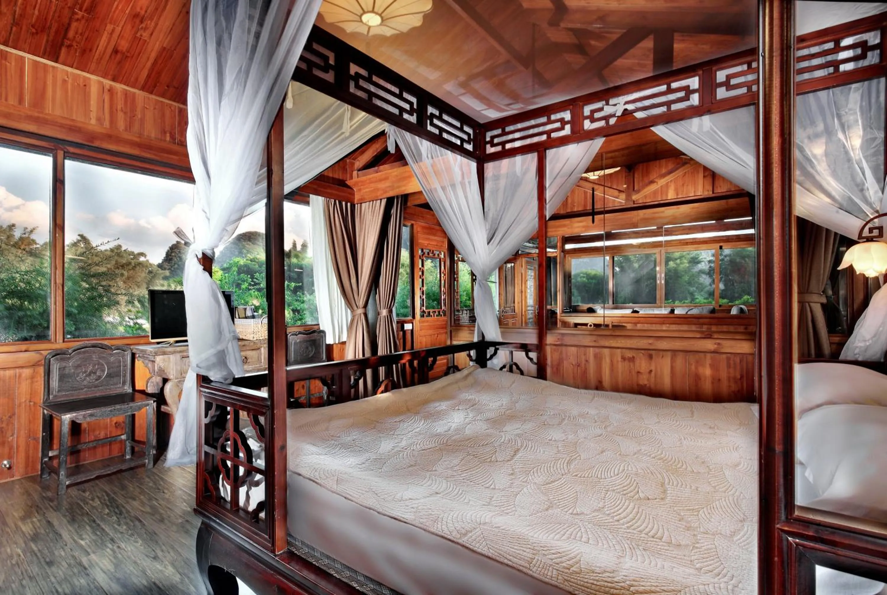 Bed in Yangshuo Mountain Retreat