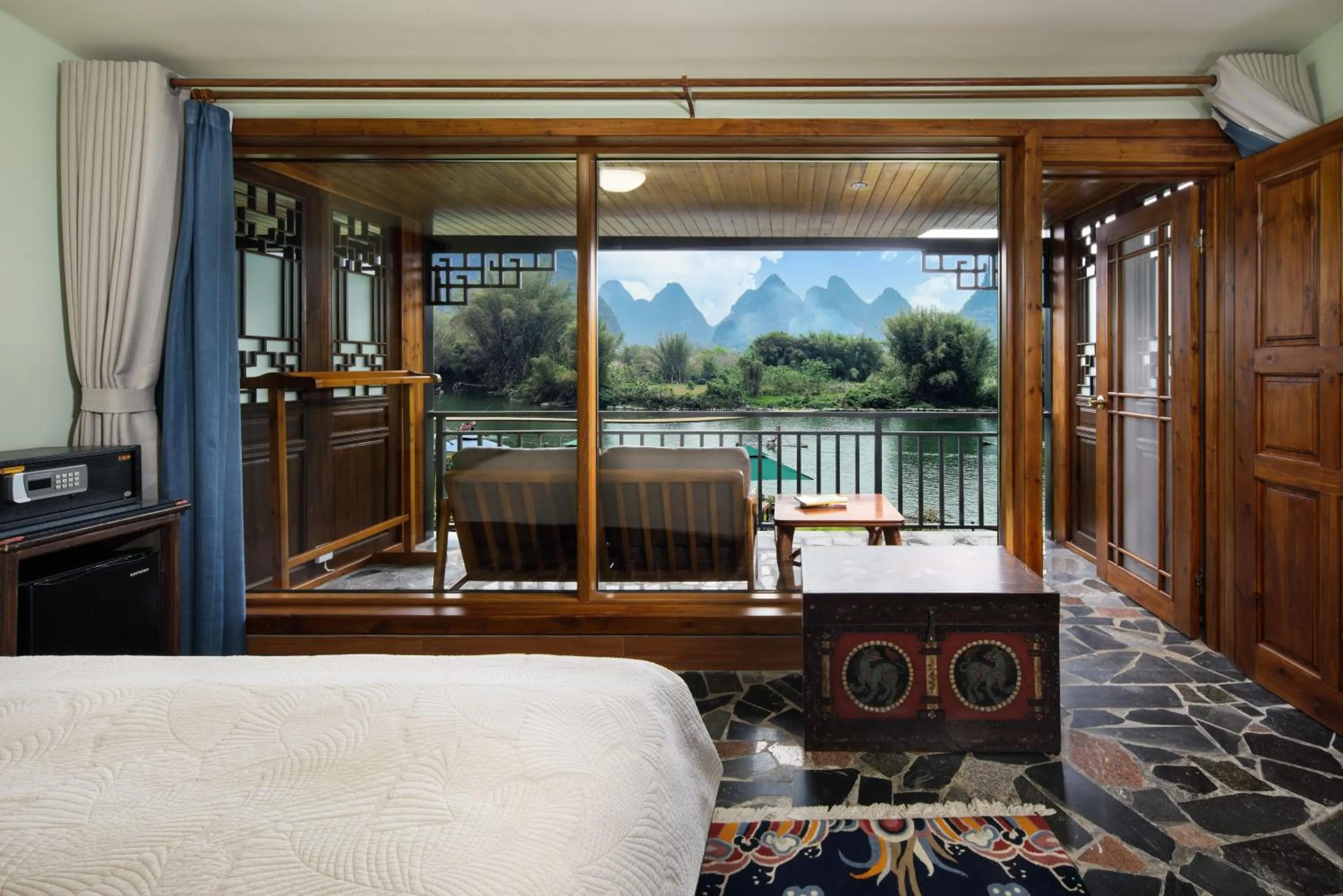 Bed in Yangshuo Mountain Retreat
