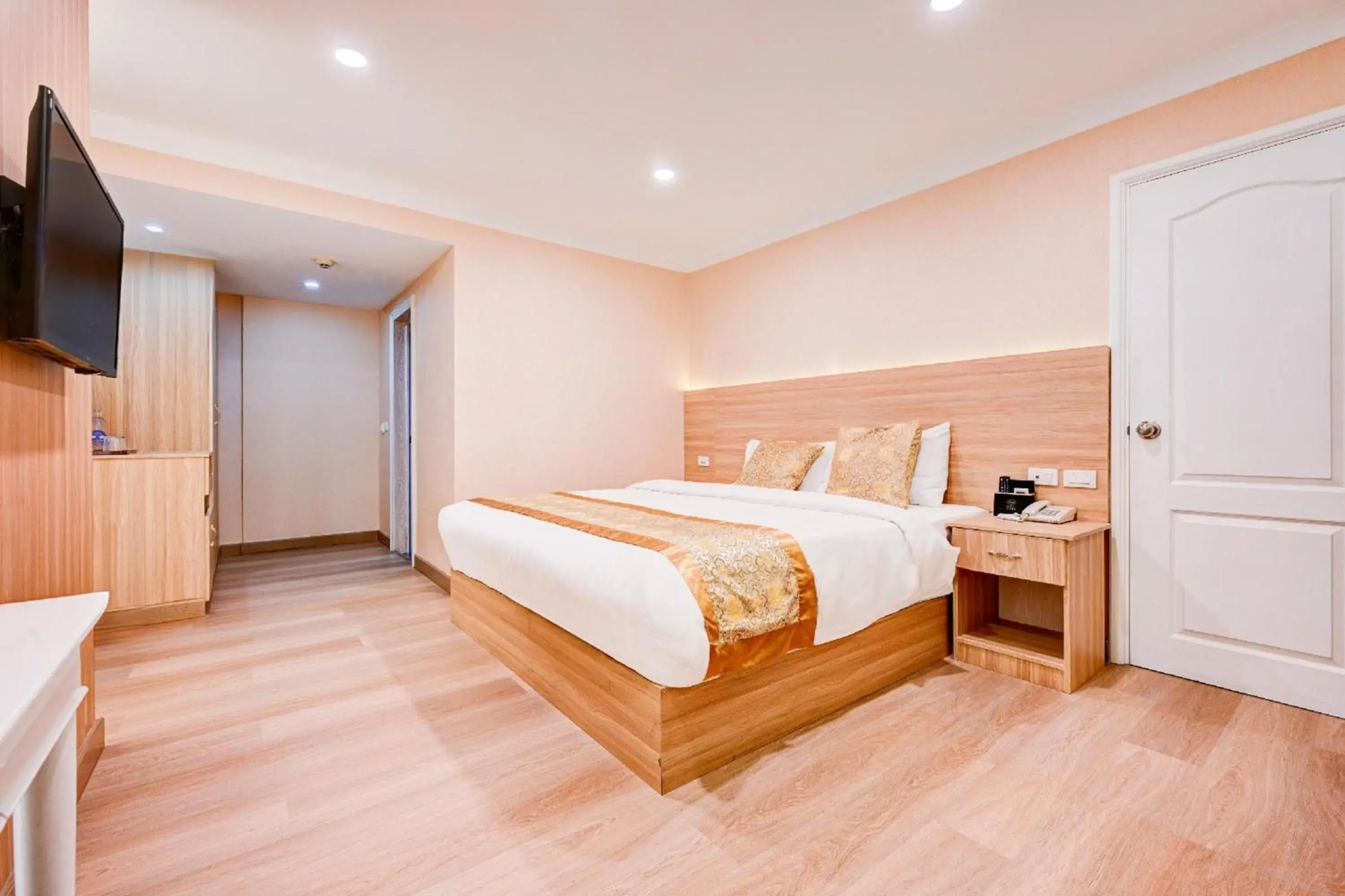 Deluxe Double Room in Palette The Travellers Hotel Bangkok Deluxe Double Room in Palette The Travellers Hotel Bangkok