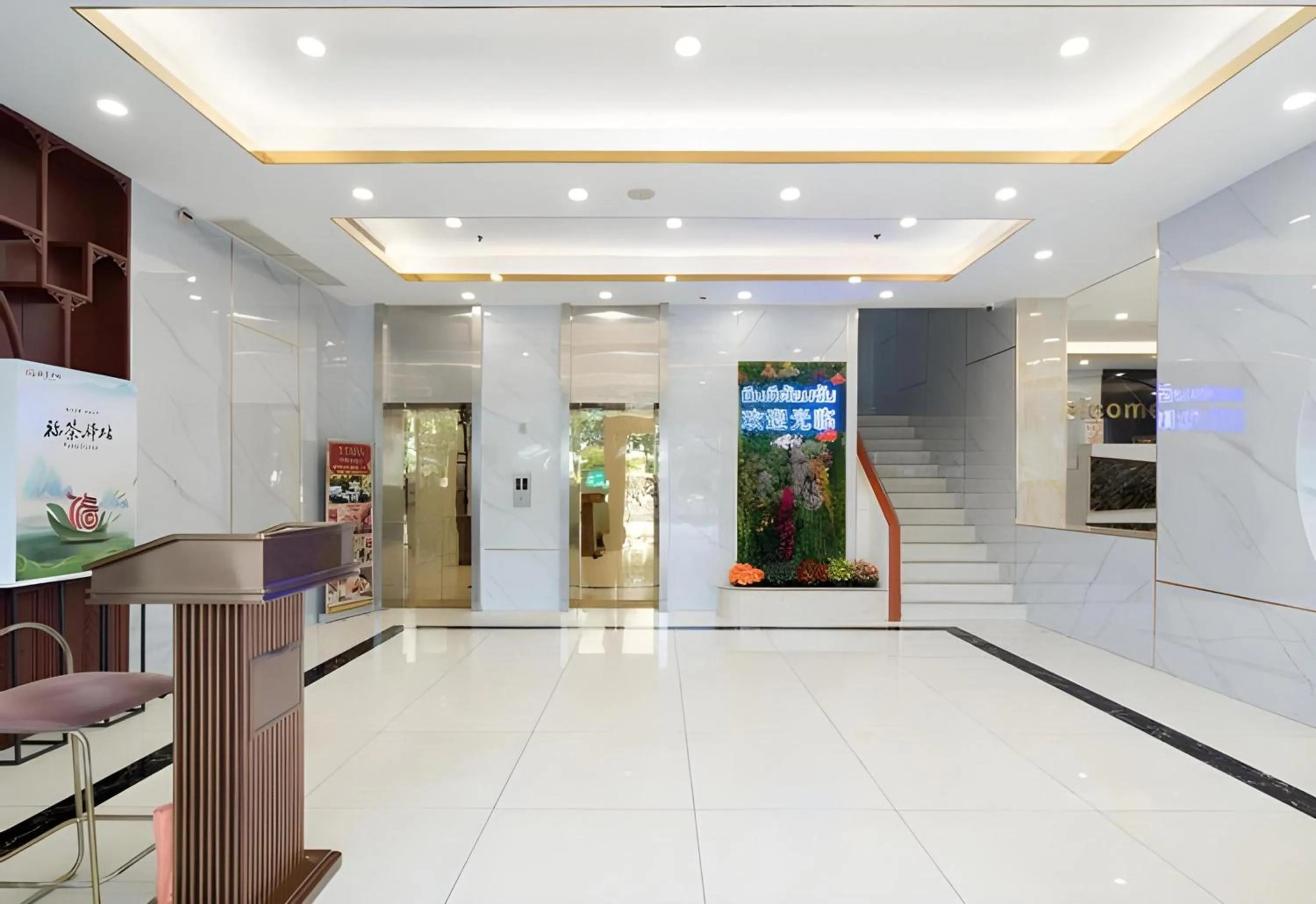 Lobby or reception in Palette The Travellers Hotel Bangkok