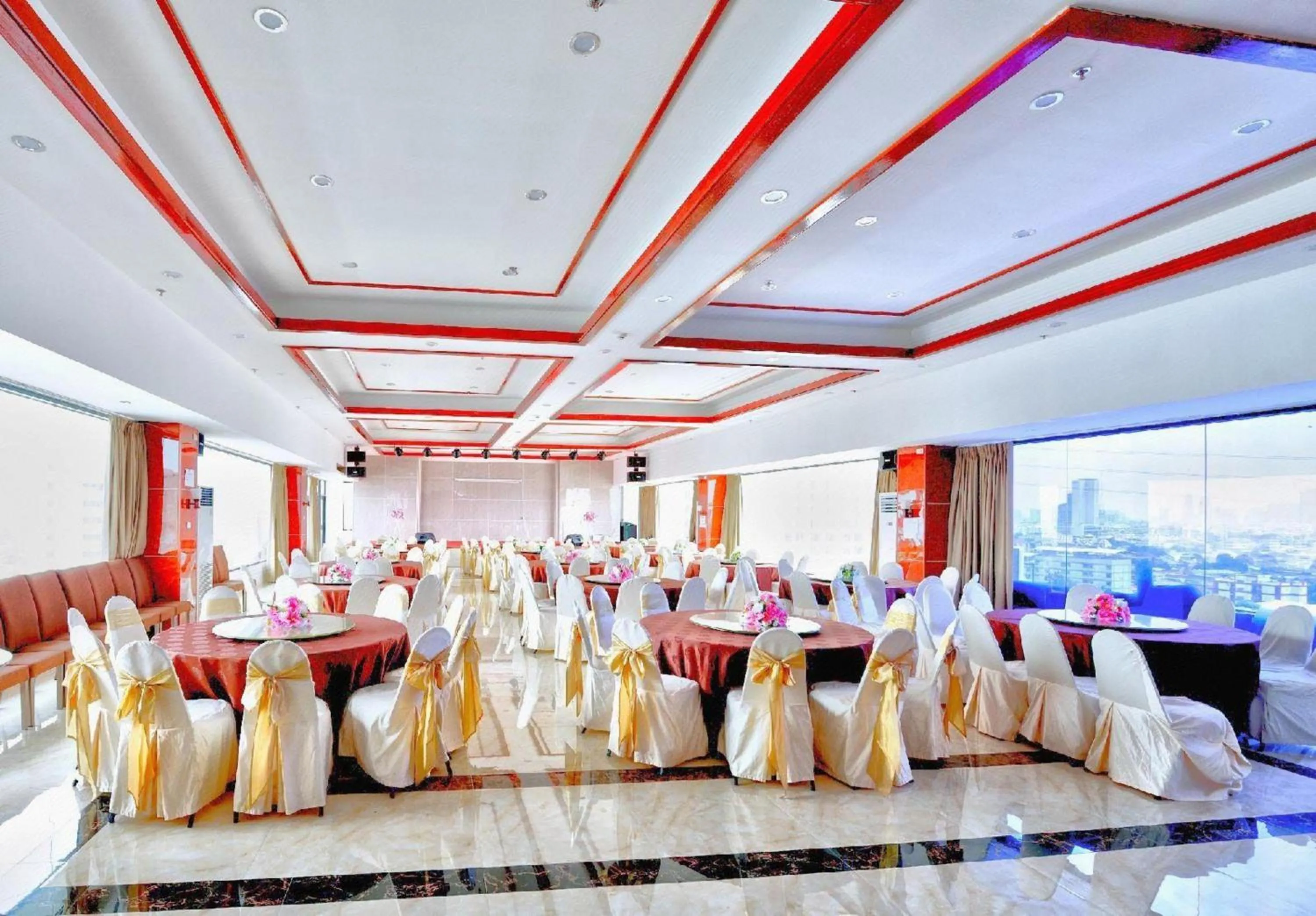 Restaurant/places to eat in Palette The Travellers Hotel Bangkok