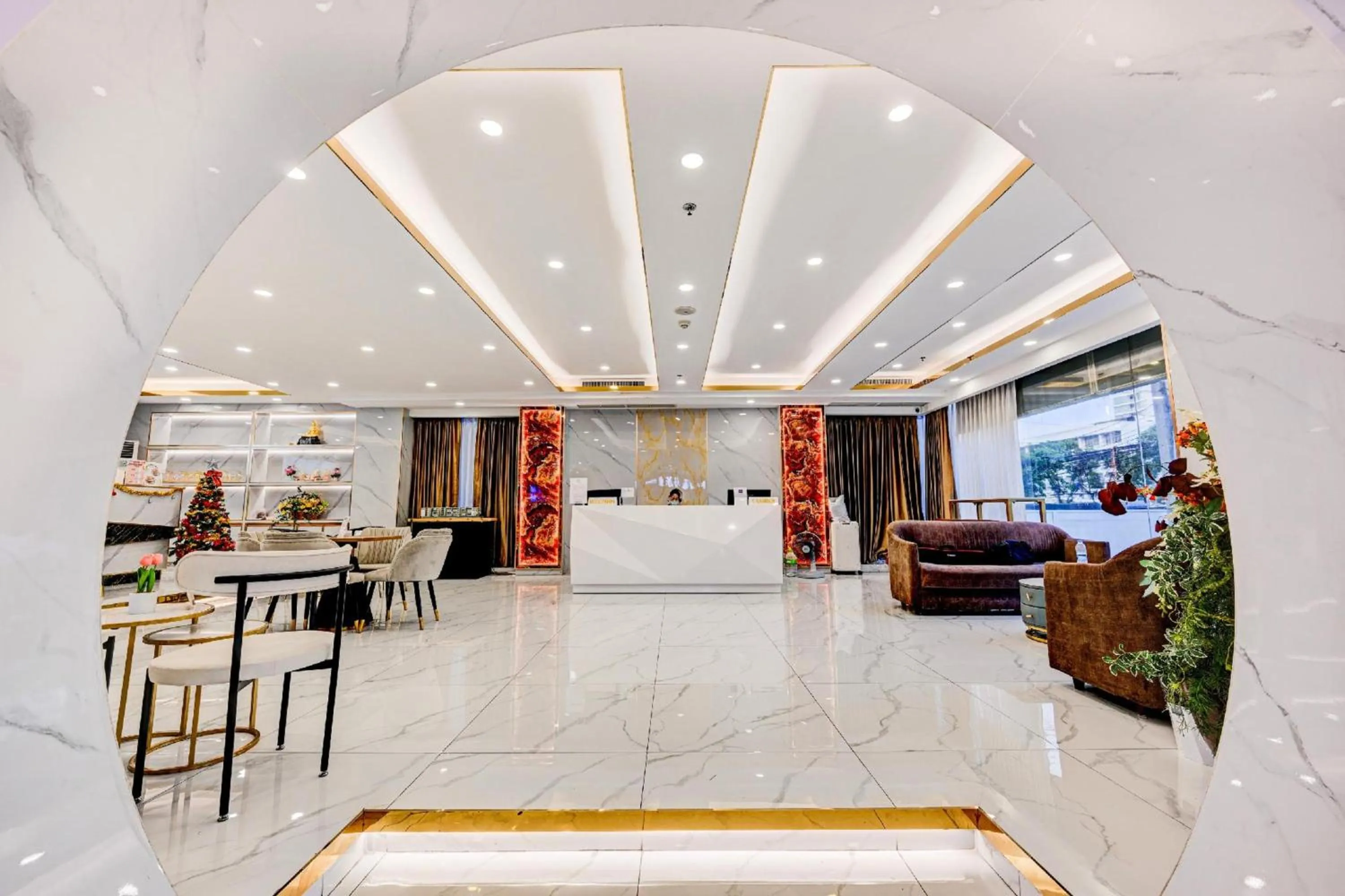 Lobby or reception in Palette The Travellers Hotel Bangkok