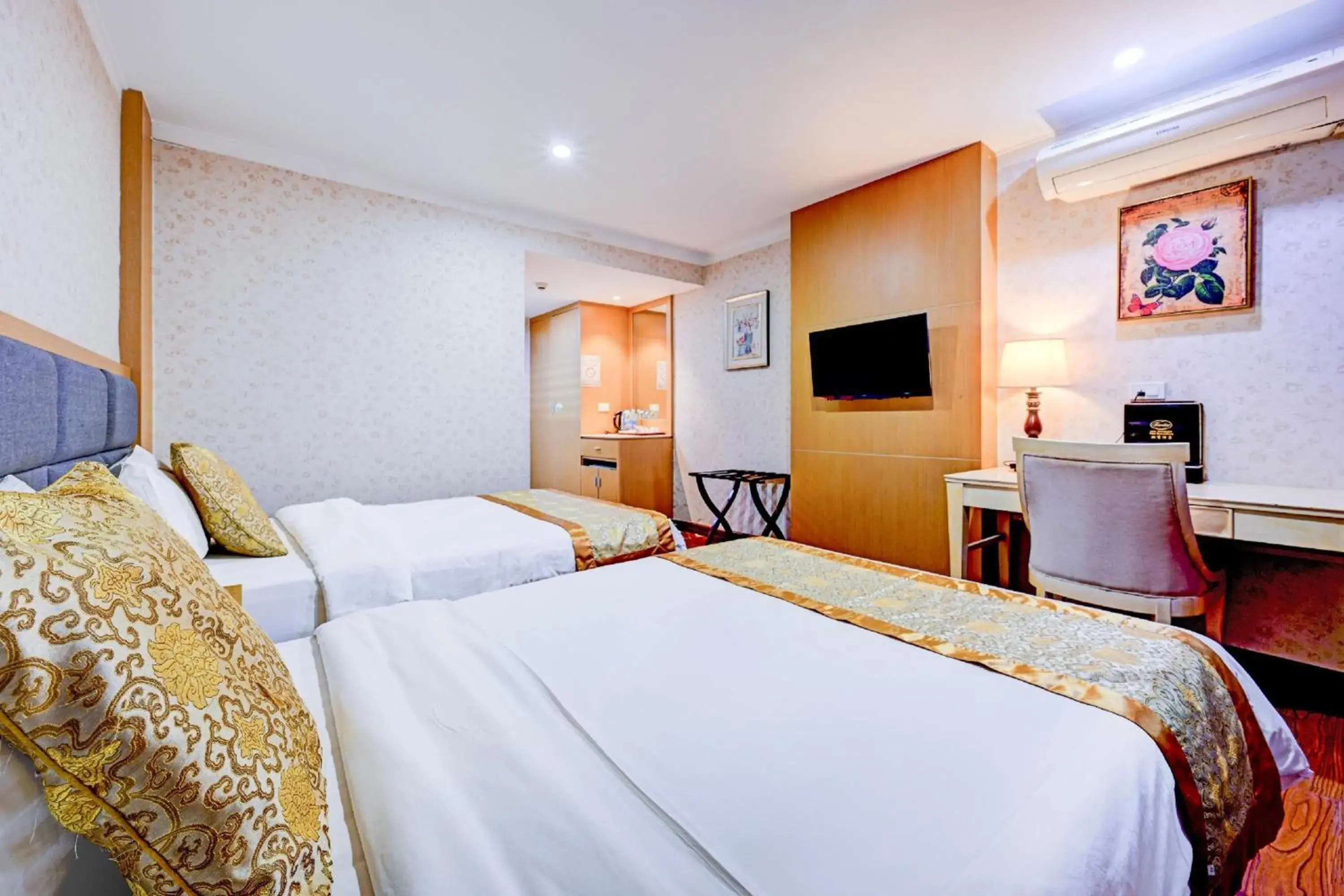 Deluxe Twin Room in Palette The Travellers Hotel Bangkok Deluxe Twin Room in Palette The Travellers Hotel Bangkok