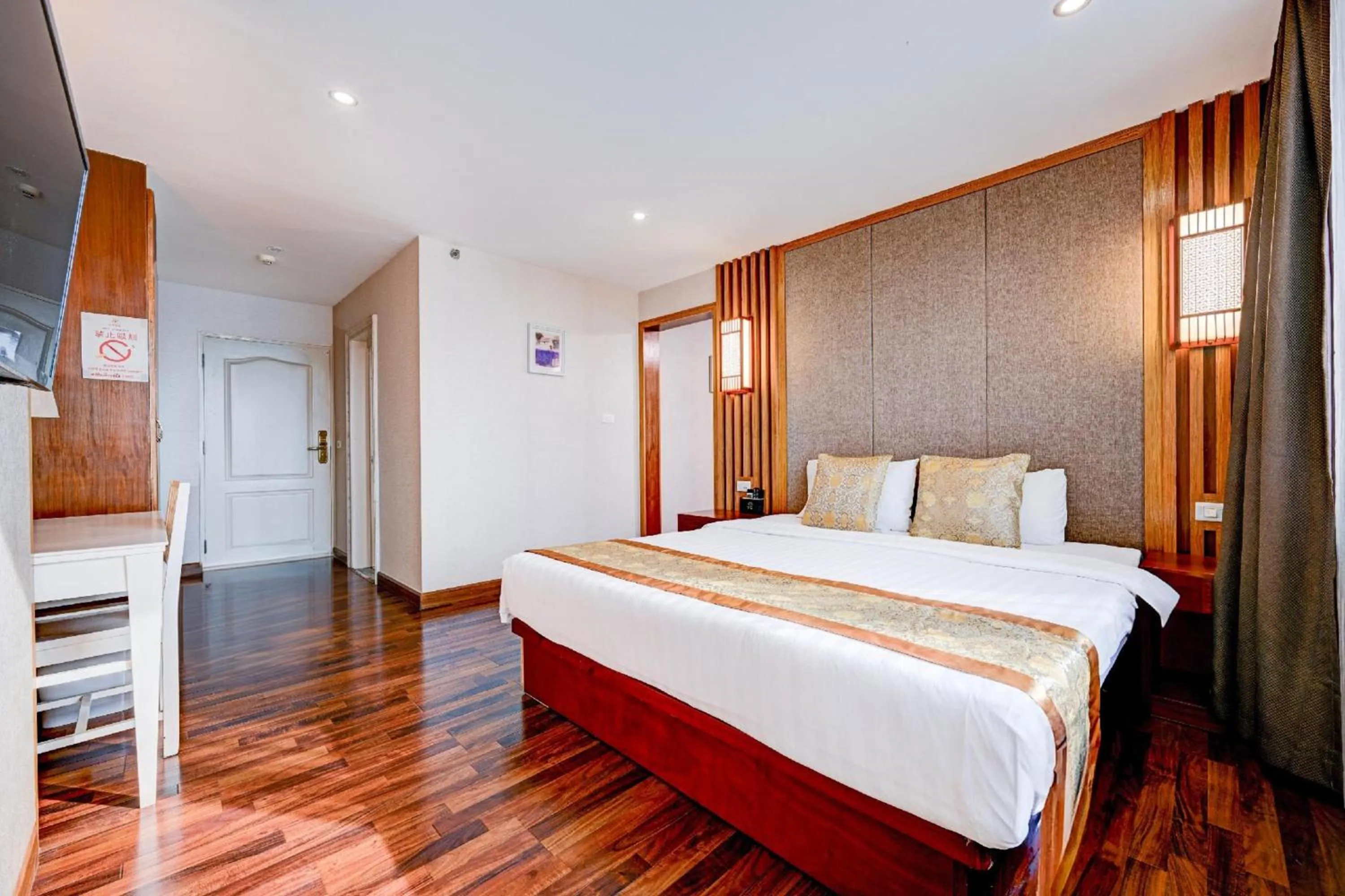 Bedroom, Bed in Palette The Travellers Hotel Bangkok