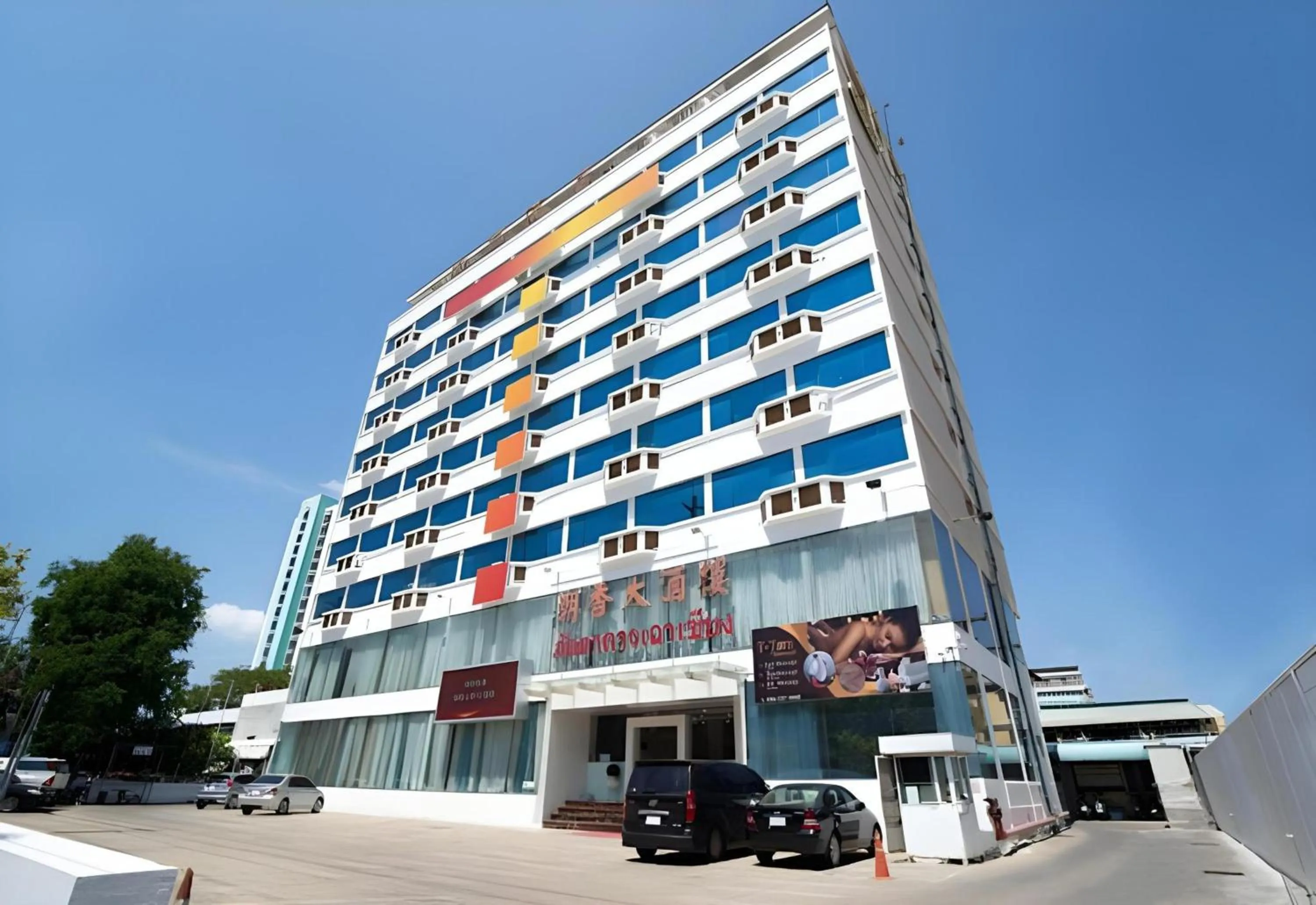 Property building in Palette The Travellers Hotel Bangkok