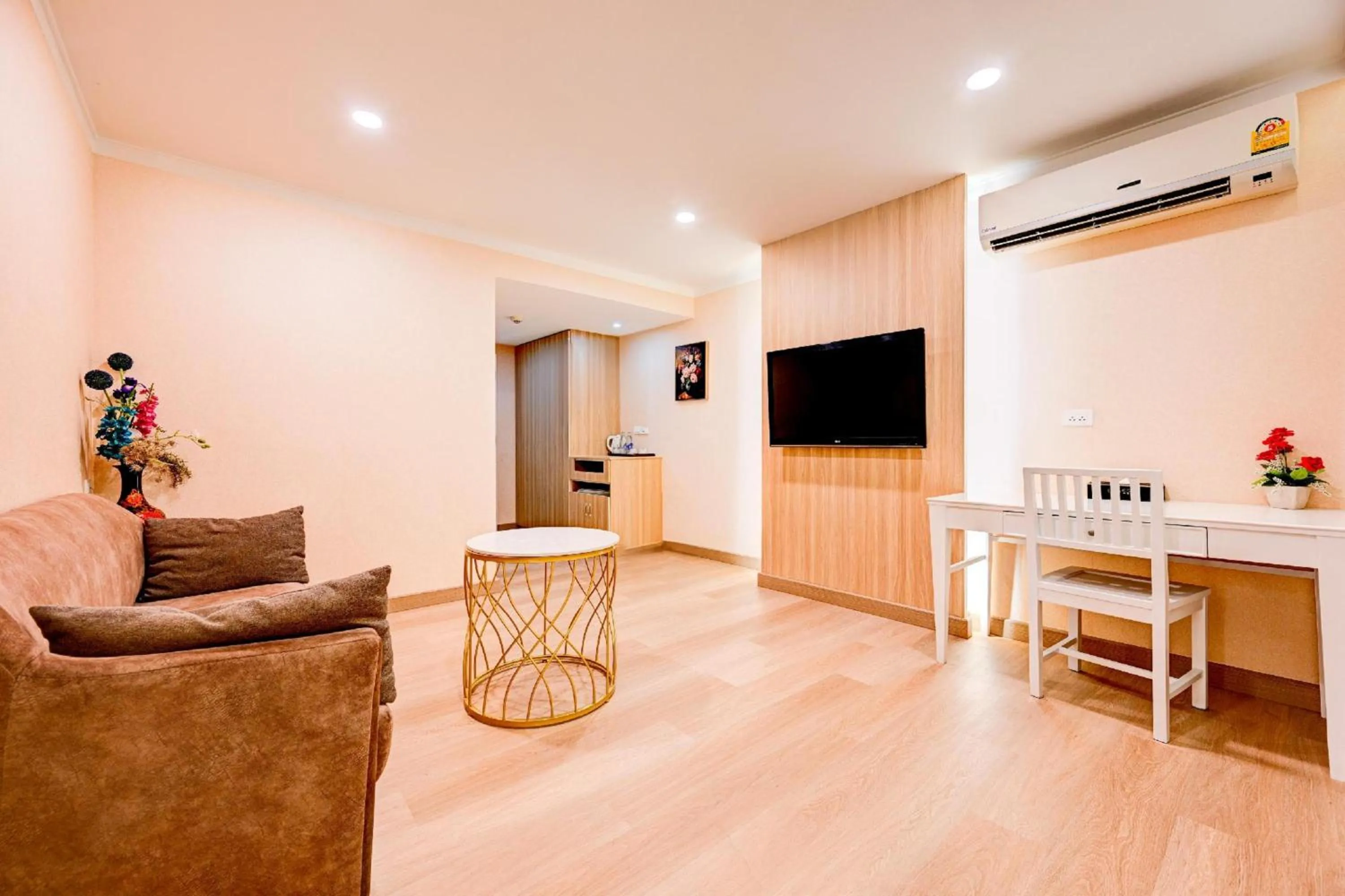 Bedroom in Palette The Travellers Hotel Bangkok