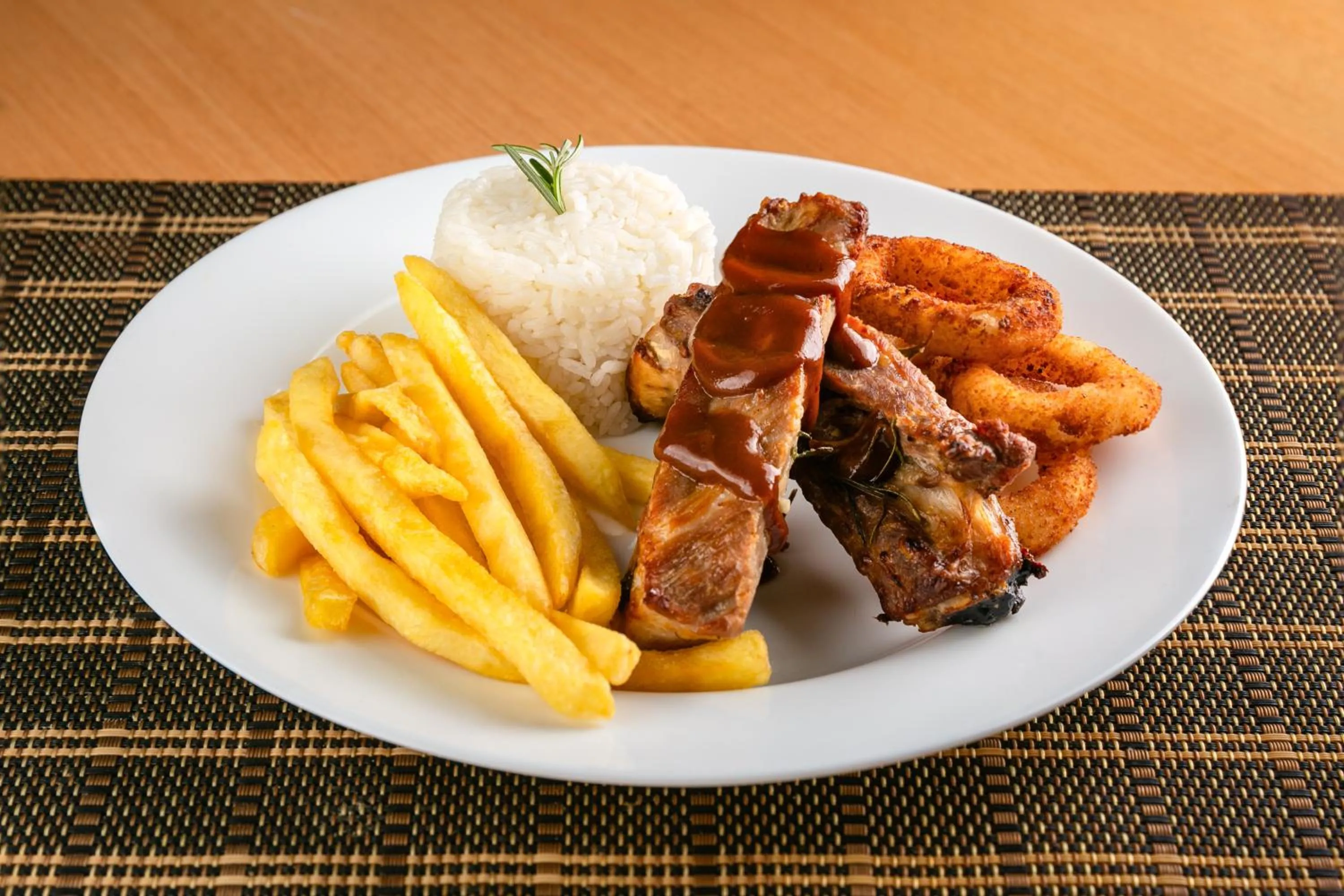 Restaurant/places to eat in Royal Urban Macaé Hotel