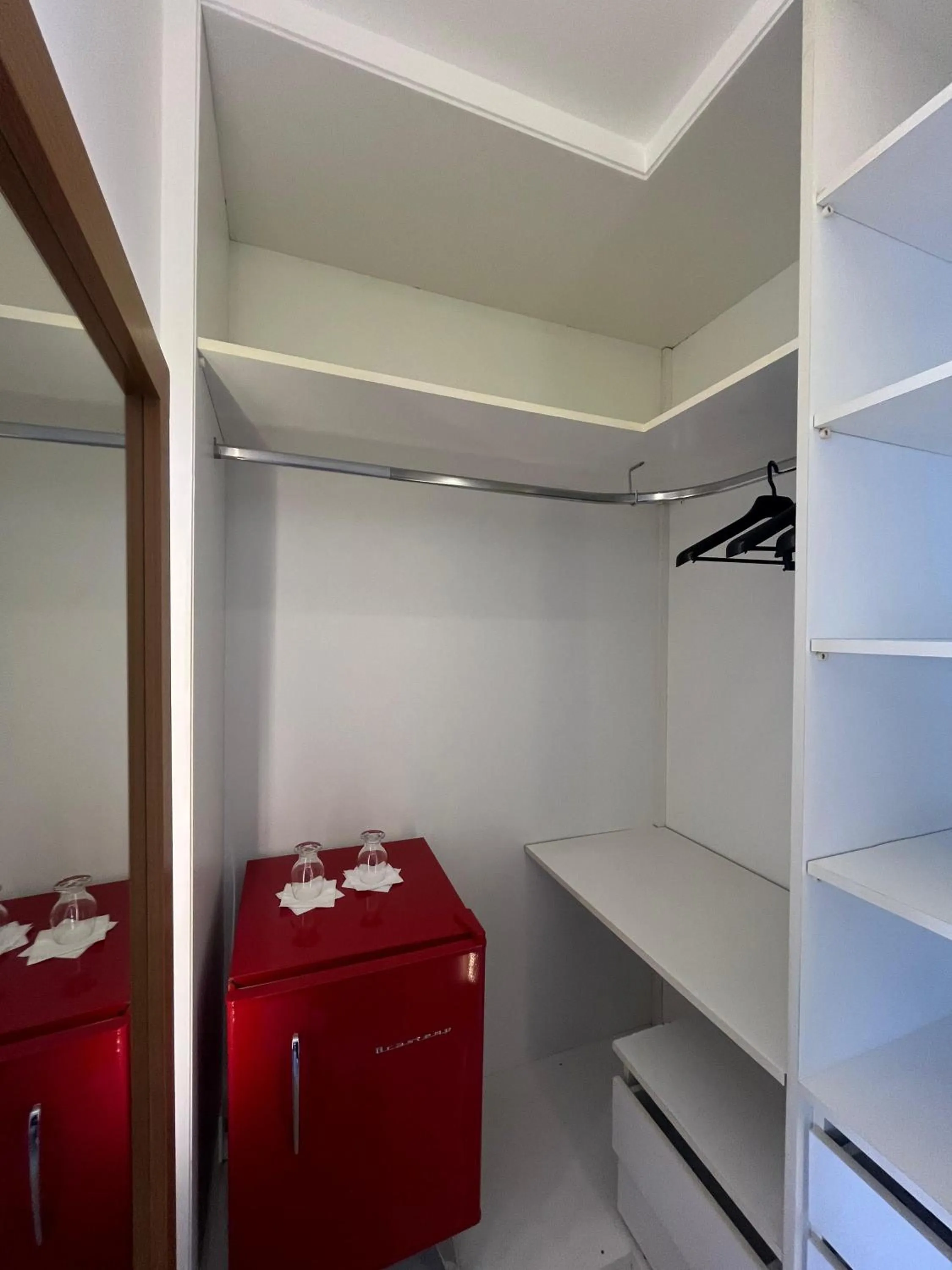 minibar in Royal Urban Macaé Hotel