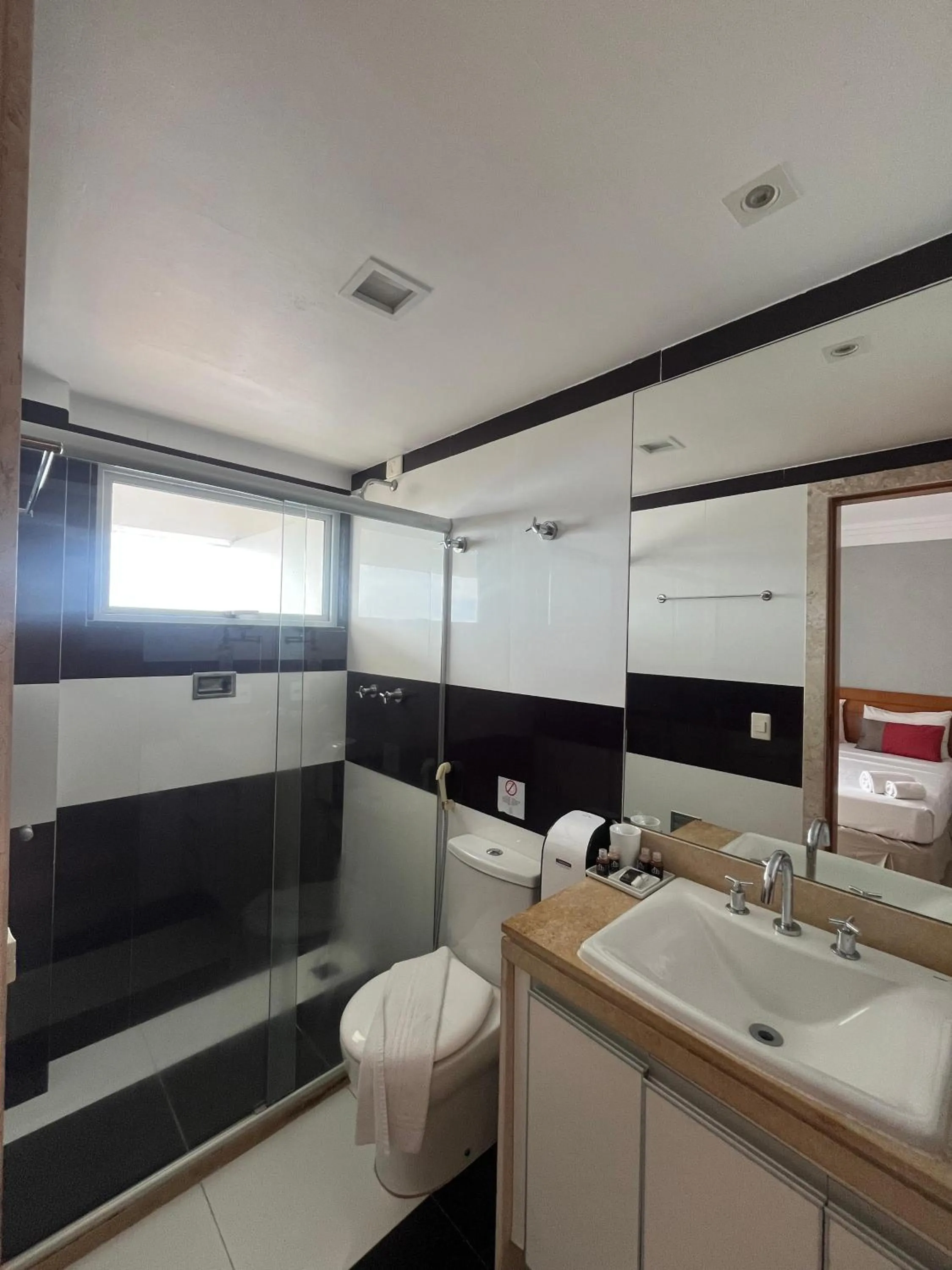 Shower in Royal Urban Macaé Hotel