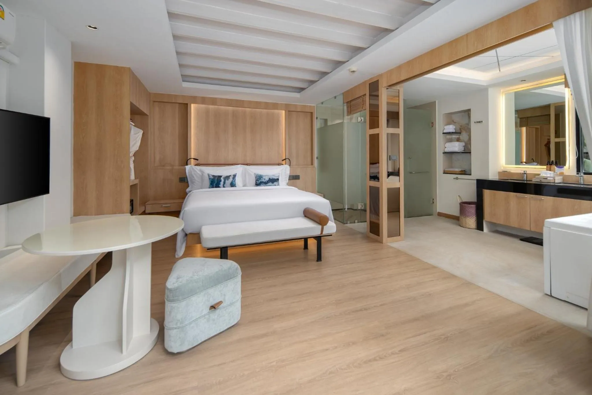 Photo of the whole room, Bed in Centara Villas Phi Phi Island