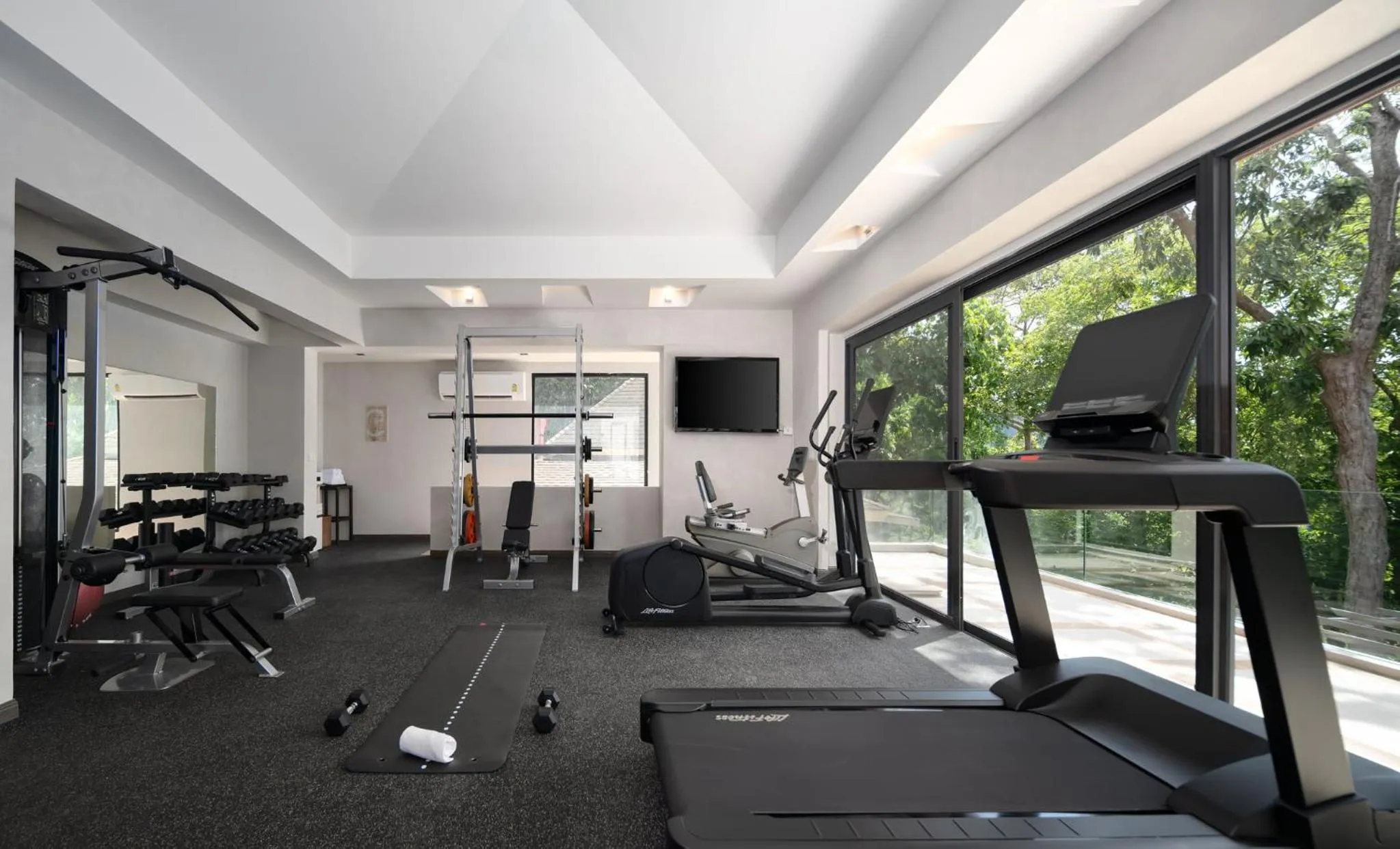 Fitness centre/facilities in Centara Villas Phi Phi Island