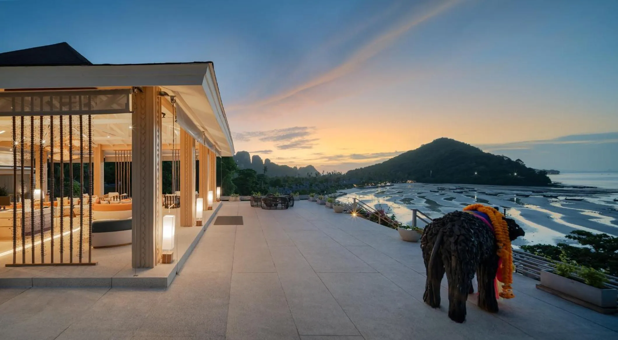 Lobby or reception in Centara Villas Phi Phi Island