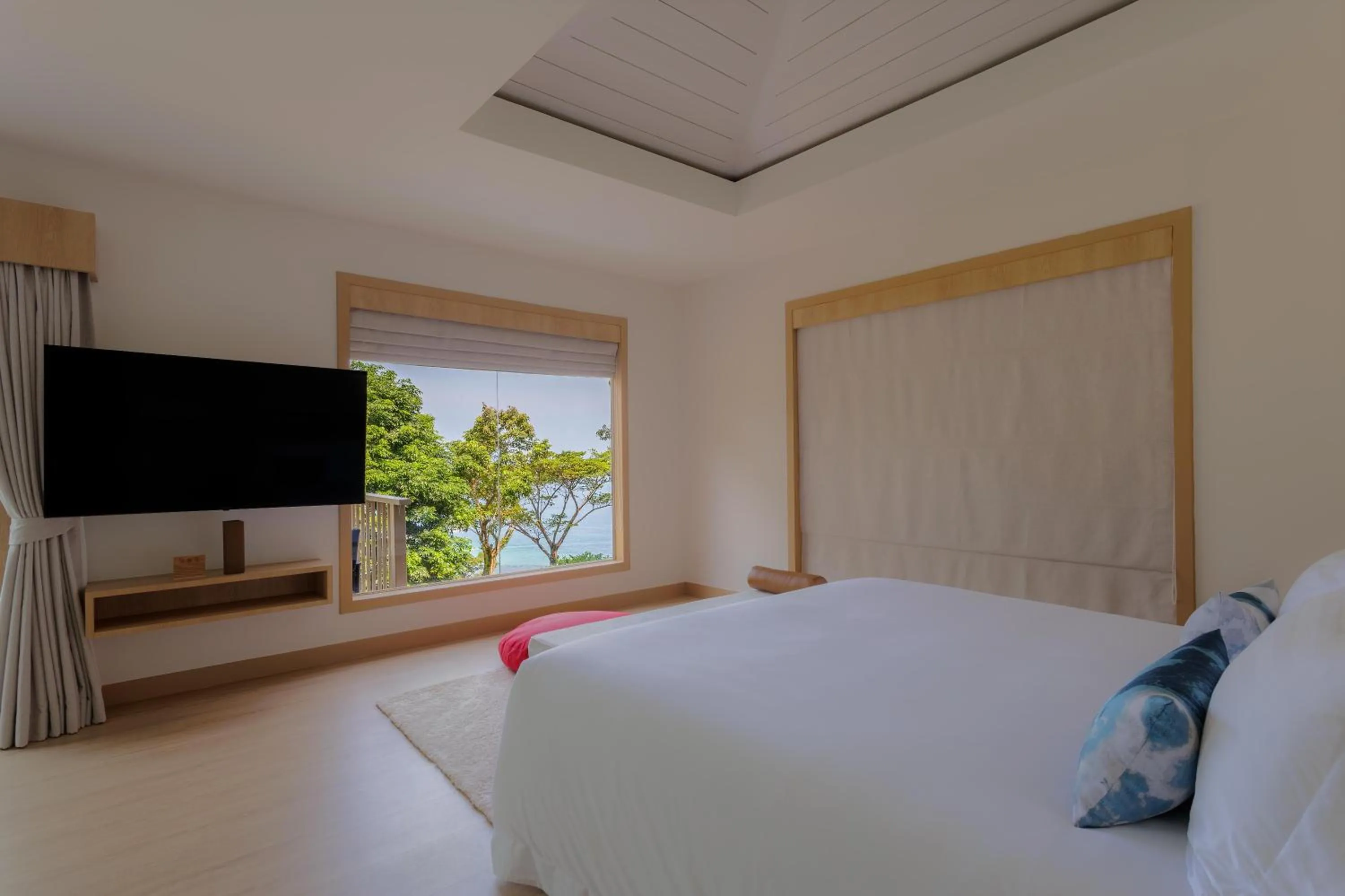Bedroom, Bed in Centara Villas Phi Phi Island