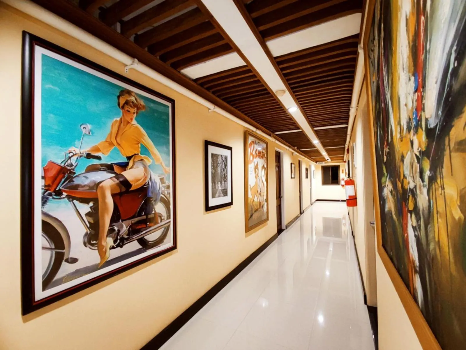 Decorative detail in Spring Plaza Hotel