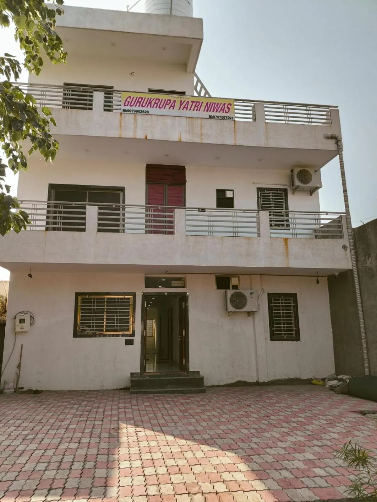 Property building in Gurukrupa Yatri Niwas