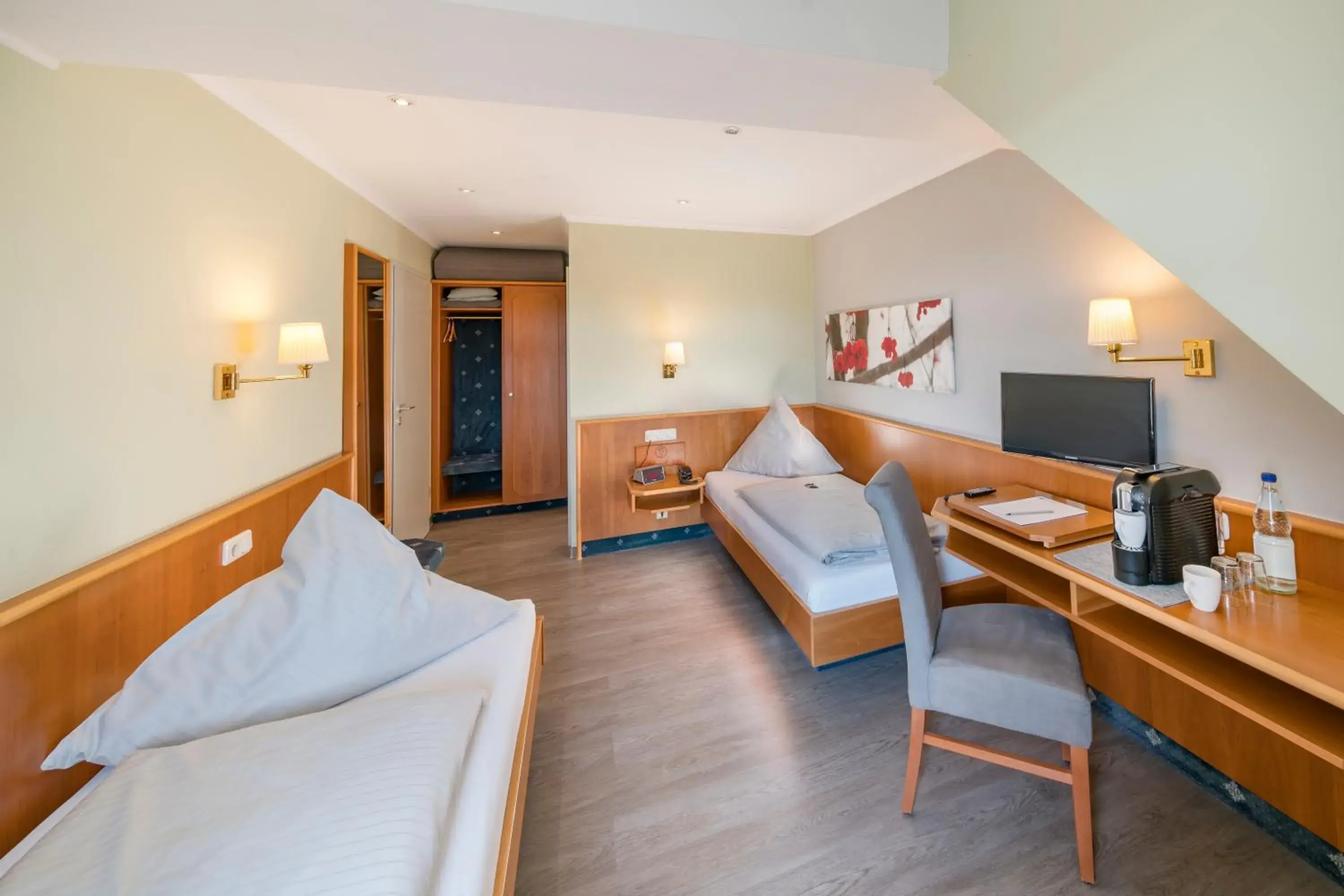 Comfort Twin Room - single occupancy in Landhotel Zur Bretzel Comfort Twin Room - single occupancy in Landhotel Zur Bretzel