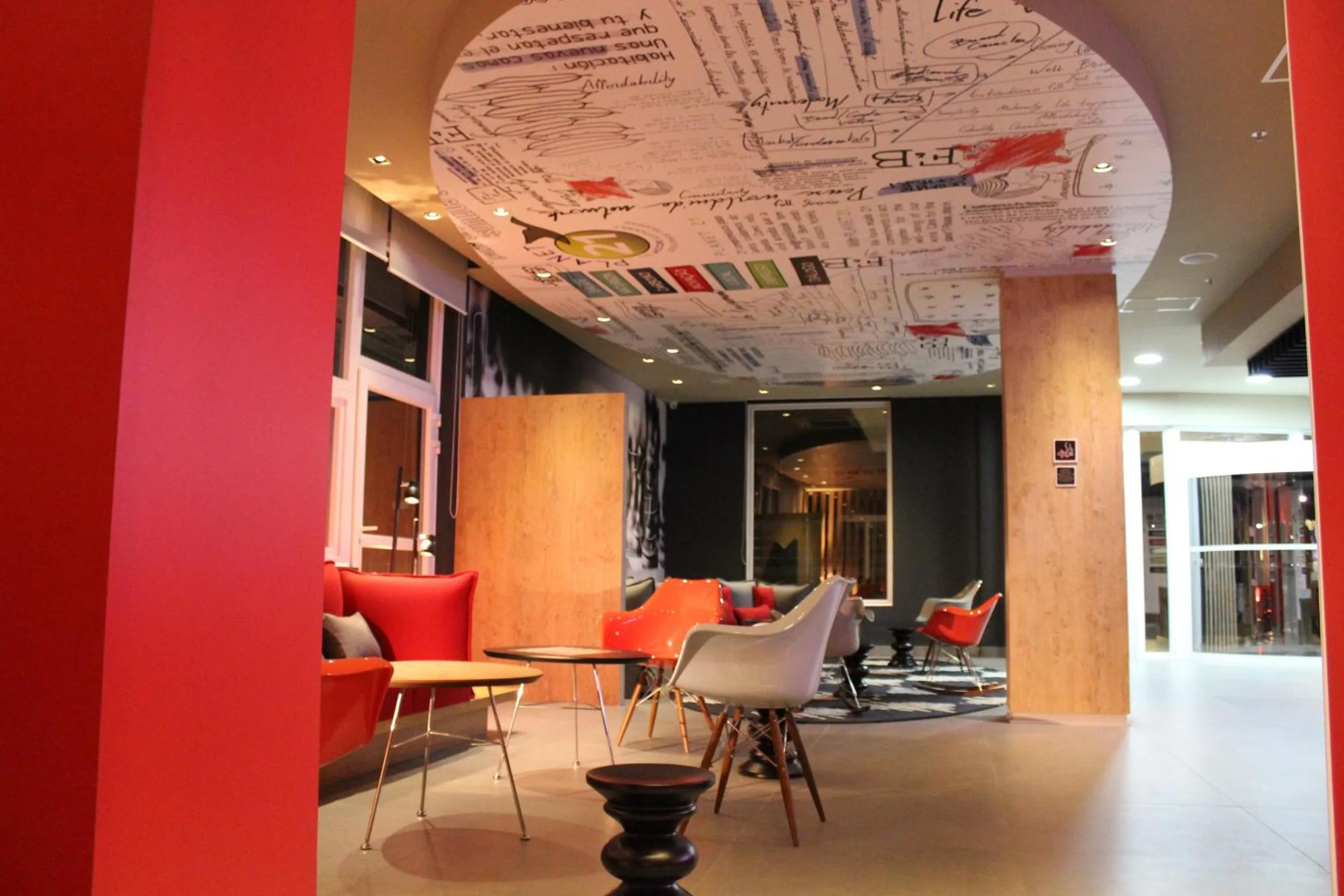 Living room in Ibis Porto Alegre Assis Brasil