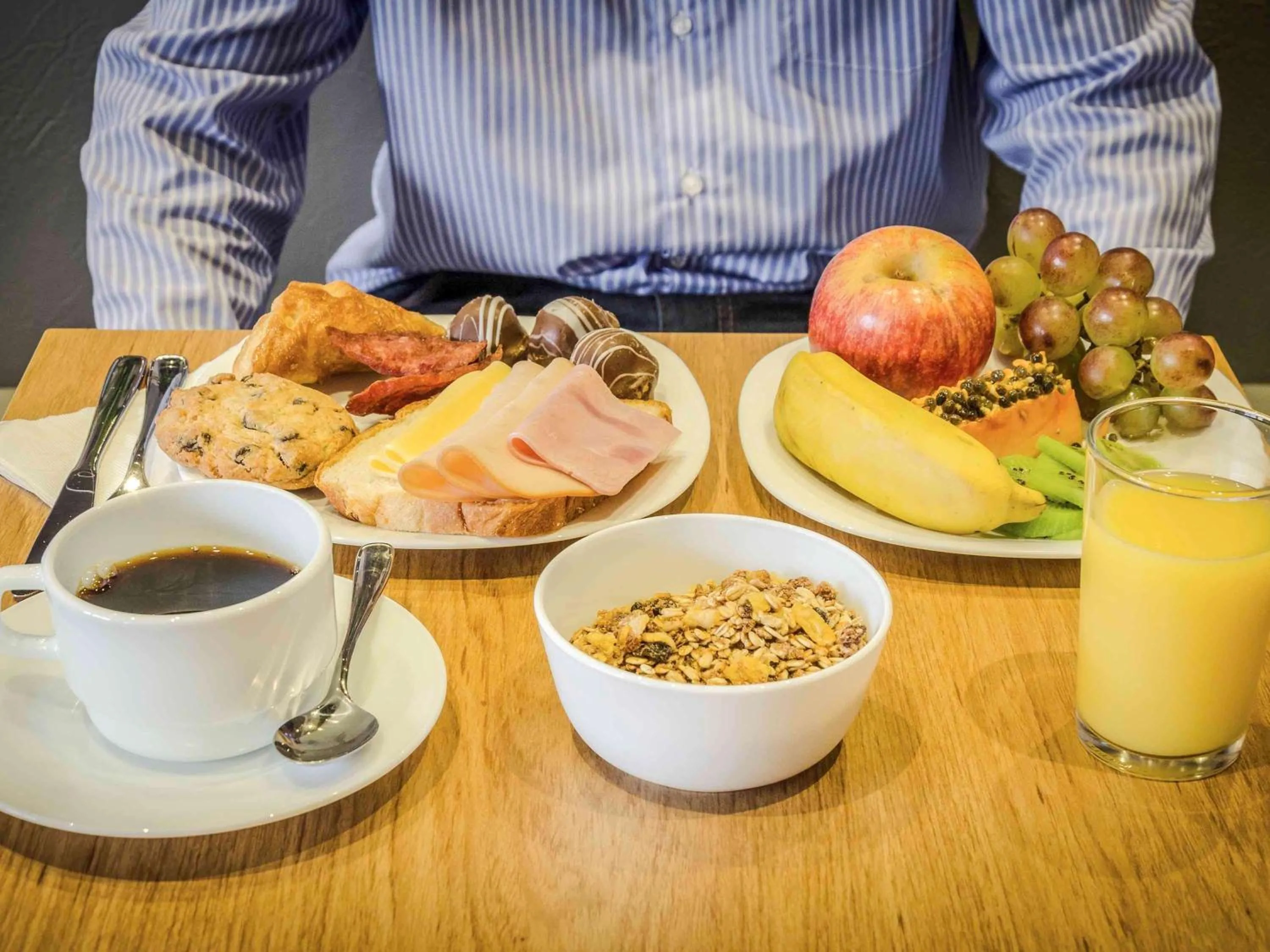 Restaurant/places to eat in Ibis Porto Alegre Assis Brasil