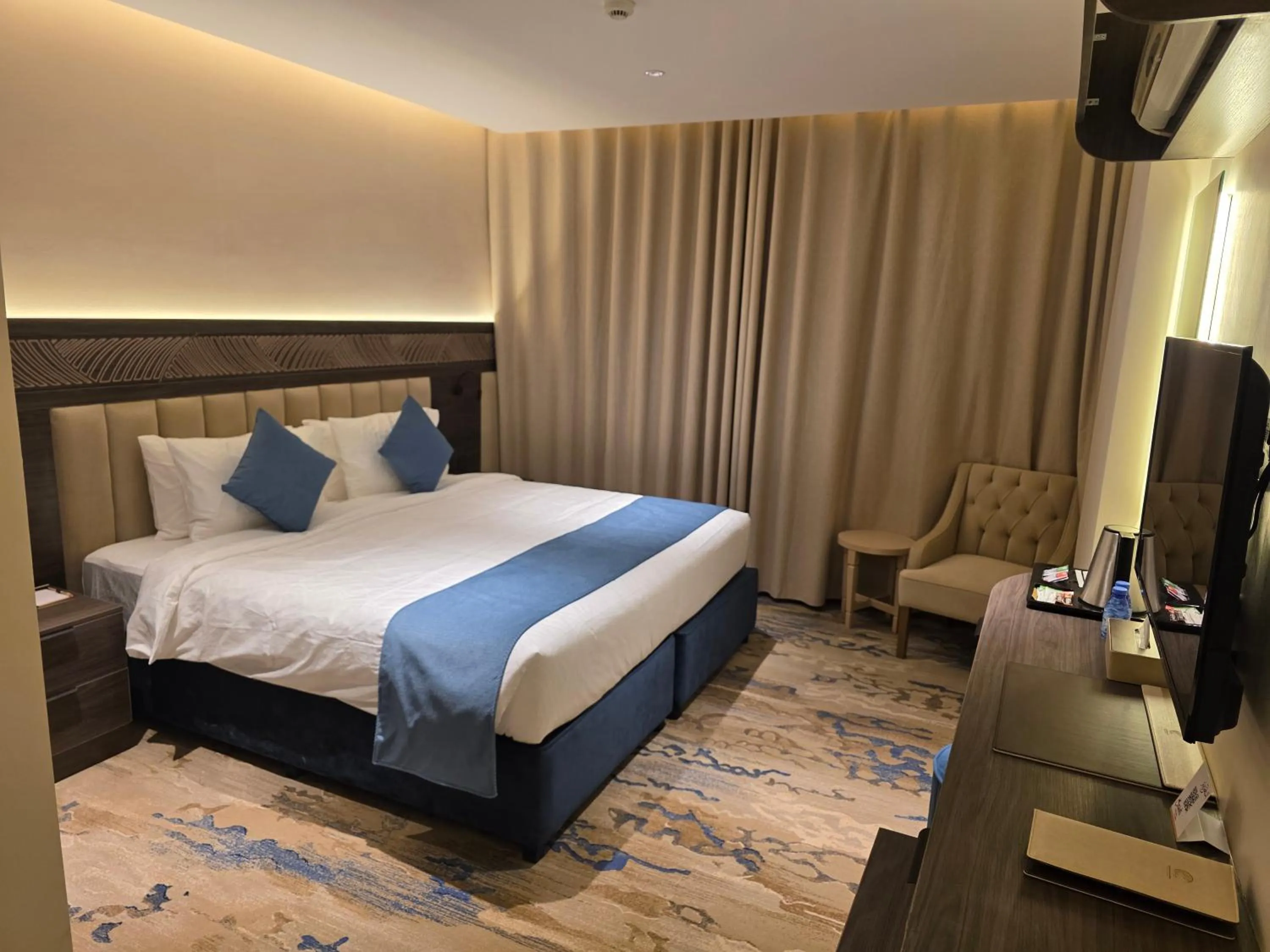 Bedroom, Bed in Sedra Global Hotel, Madinah