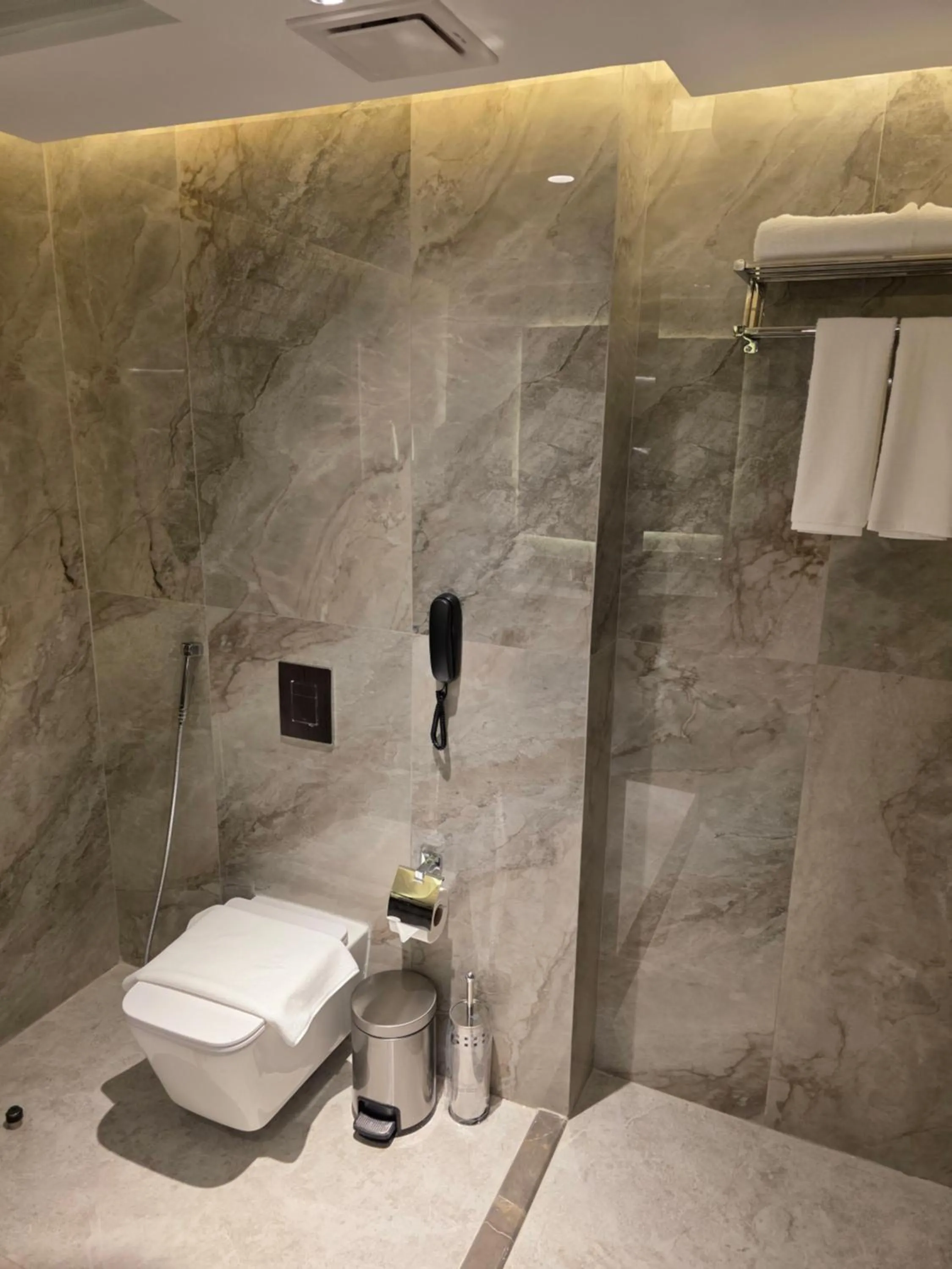 Bathroom in Sedra Global Hotel, Madinah