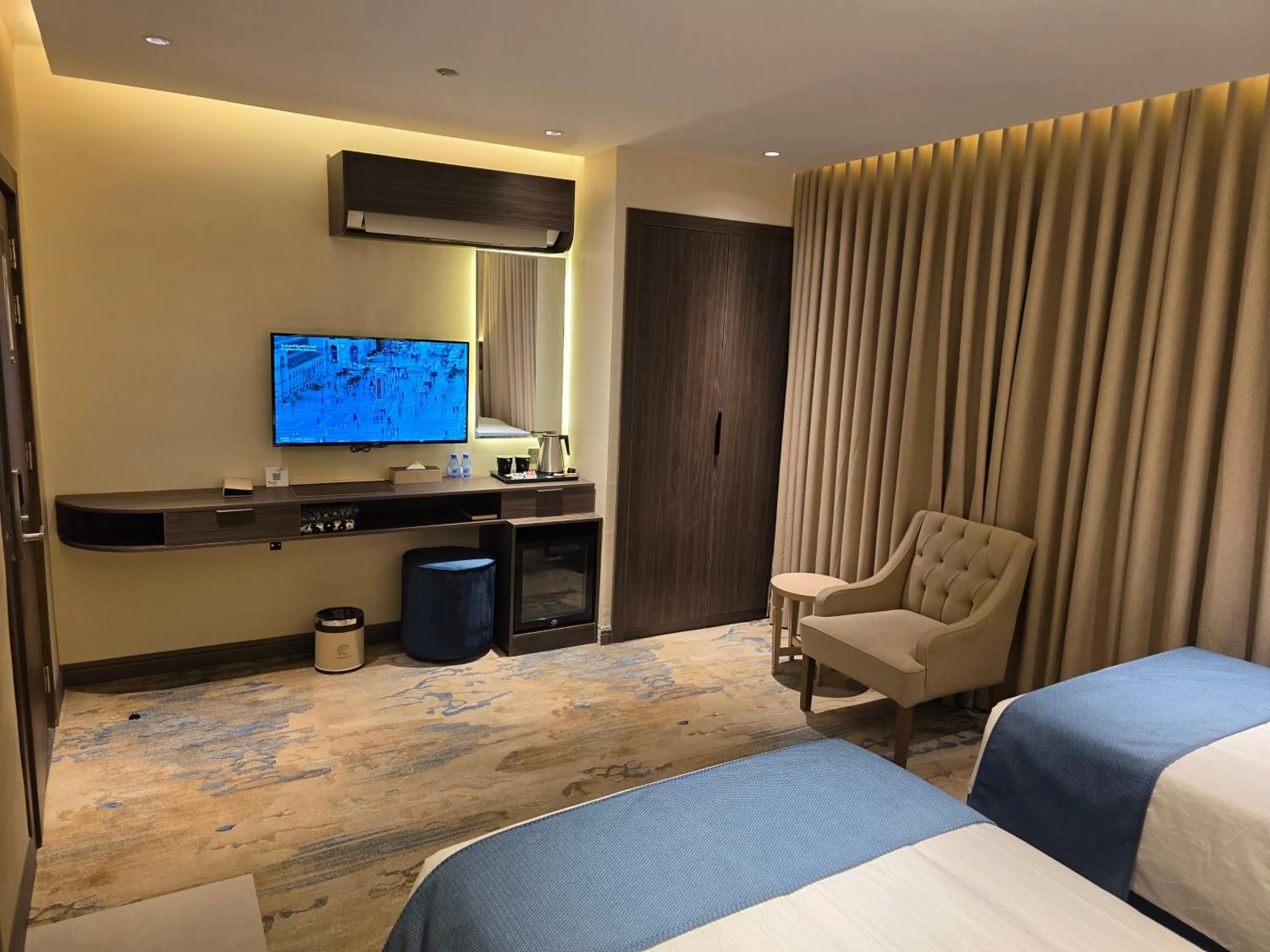 Bedroom, Bed in Sedra Global Hotel, Madinah