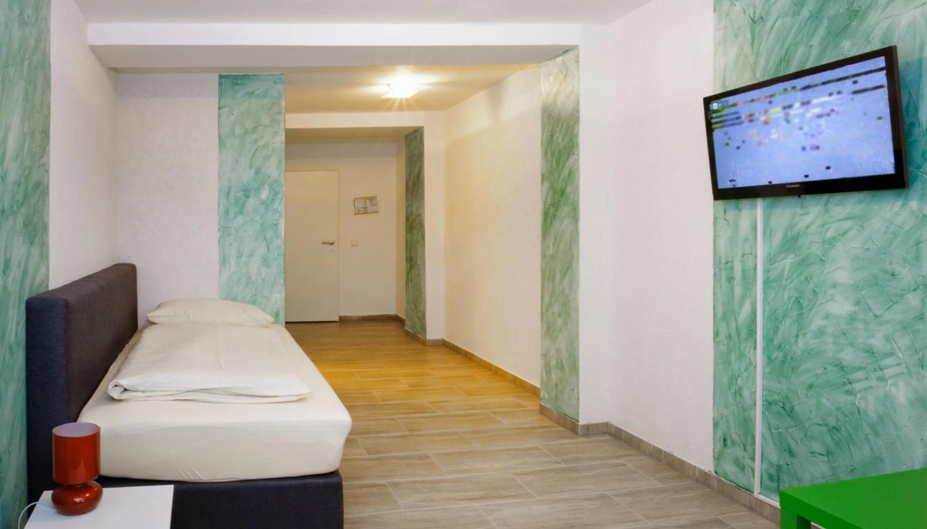 Bedroom, Bed in Hotel Alte Fabrik