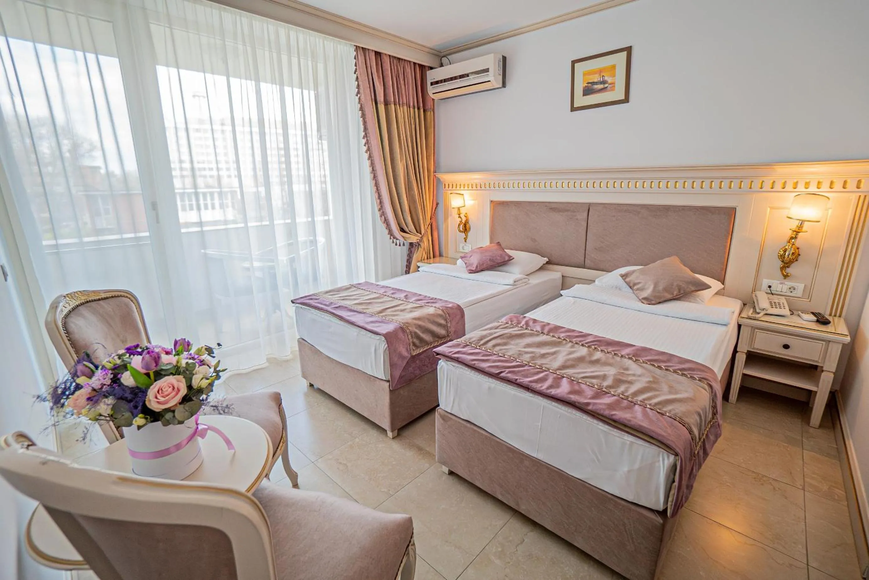 Bed in Hotel Sulina International