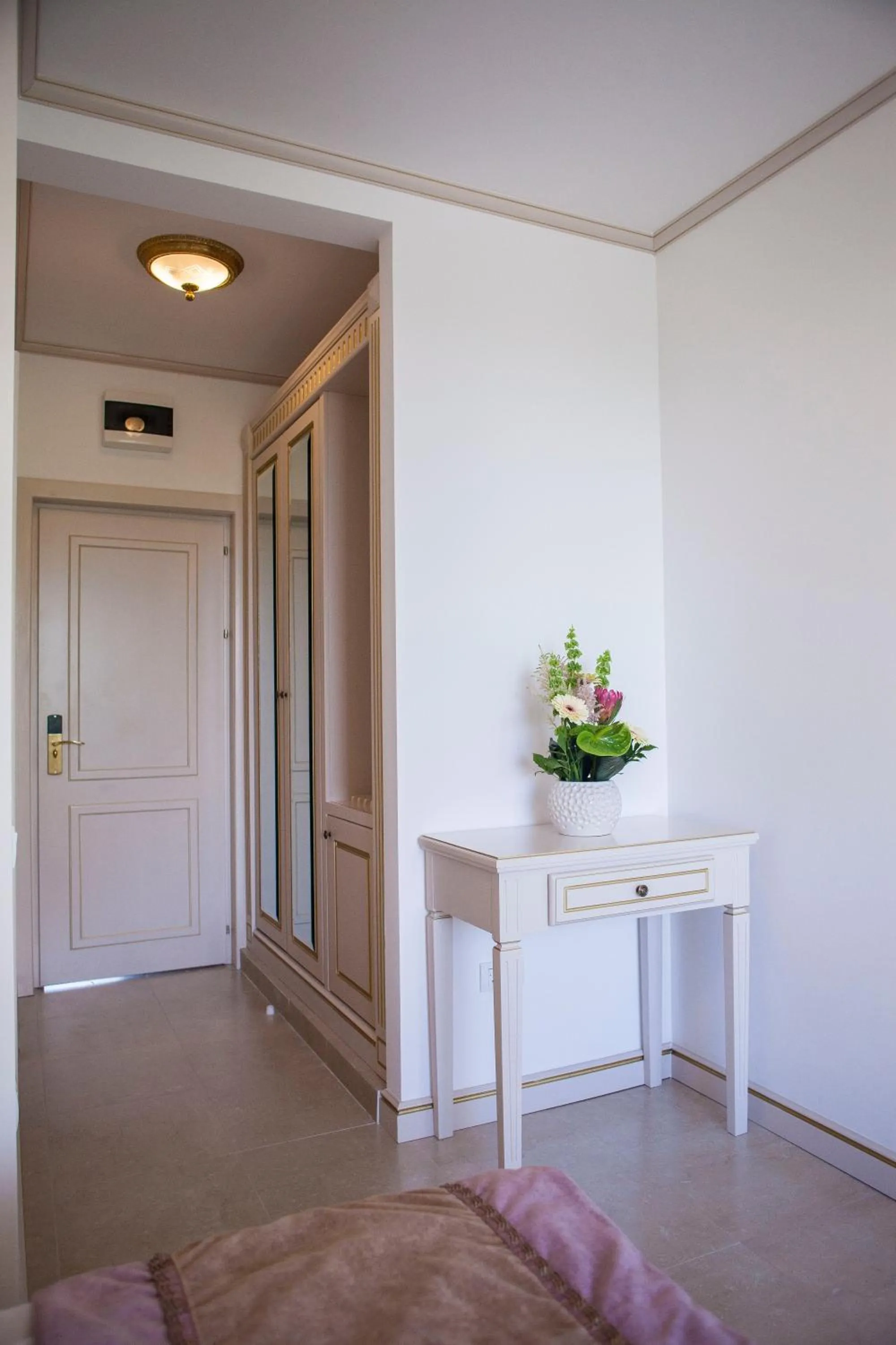 Decorative detail in Hotel Sulina International