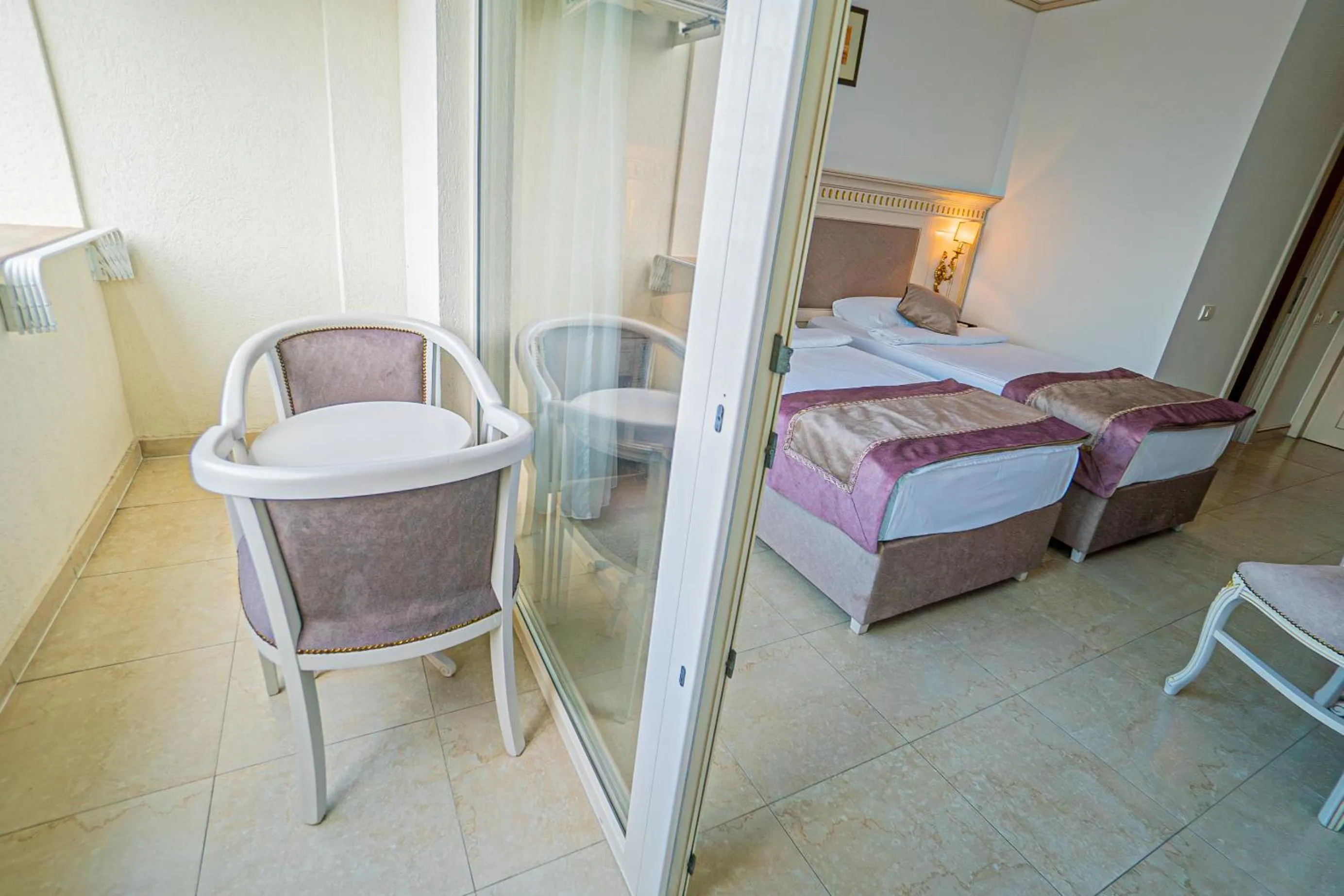 Bed in Hotel Sulina International