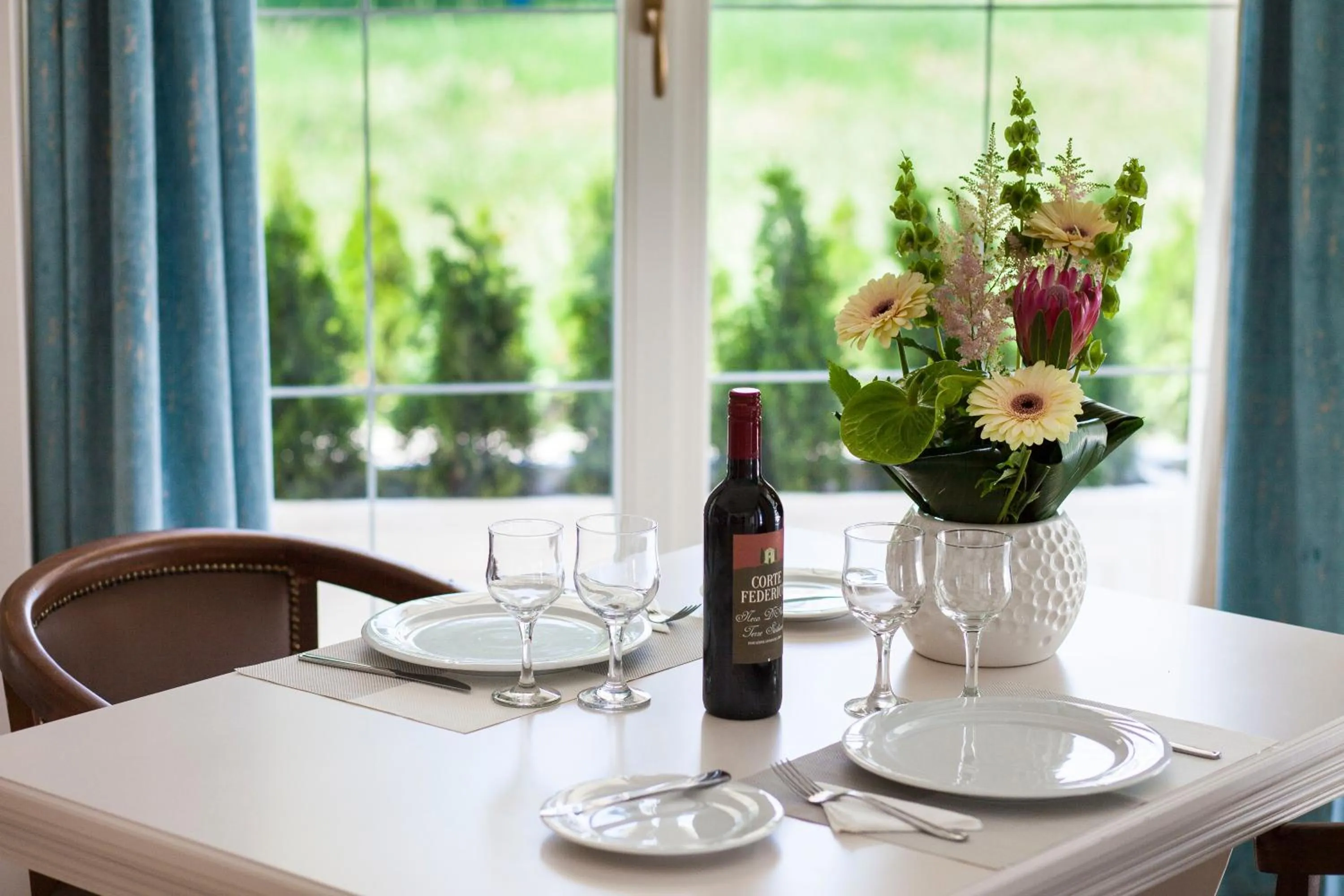 Restaurant/places to eat in Hotel Sulina International