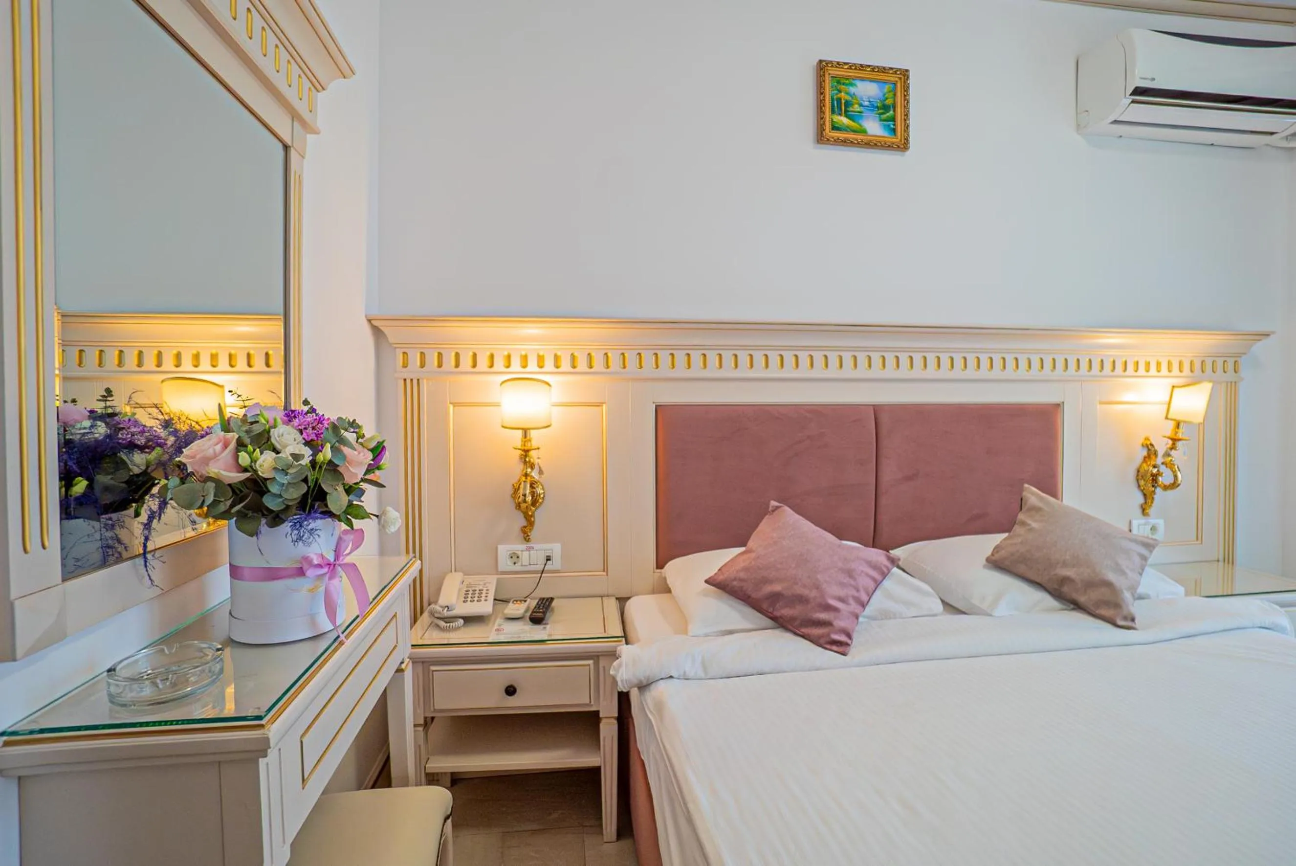 Bed in Hotel Sulina International