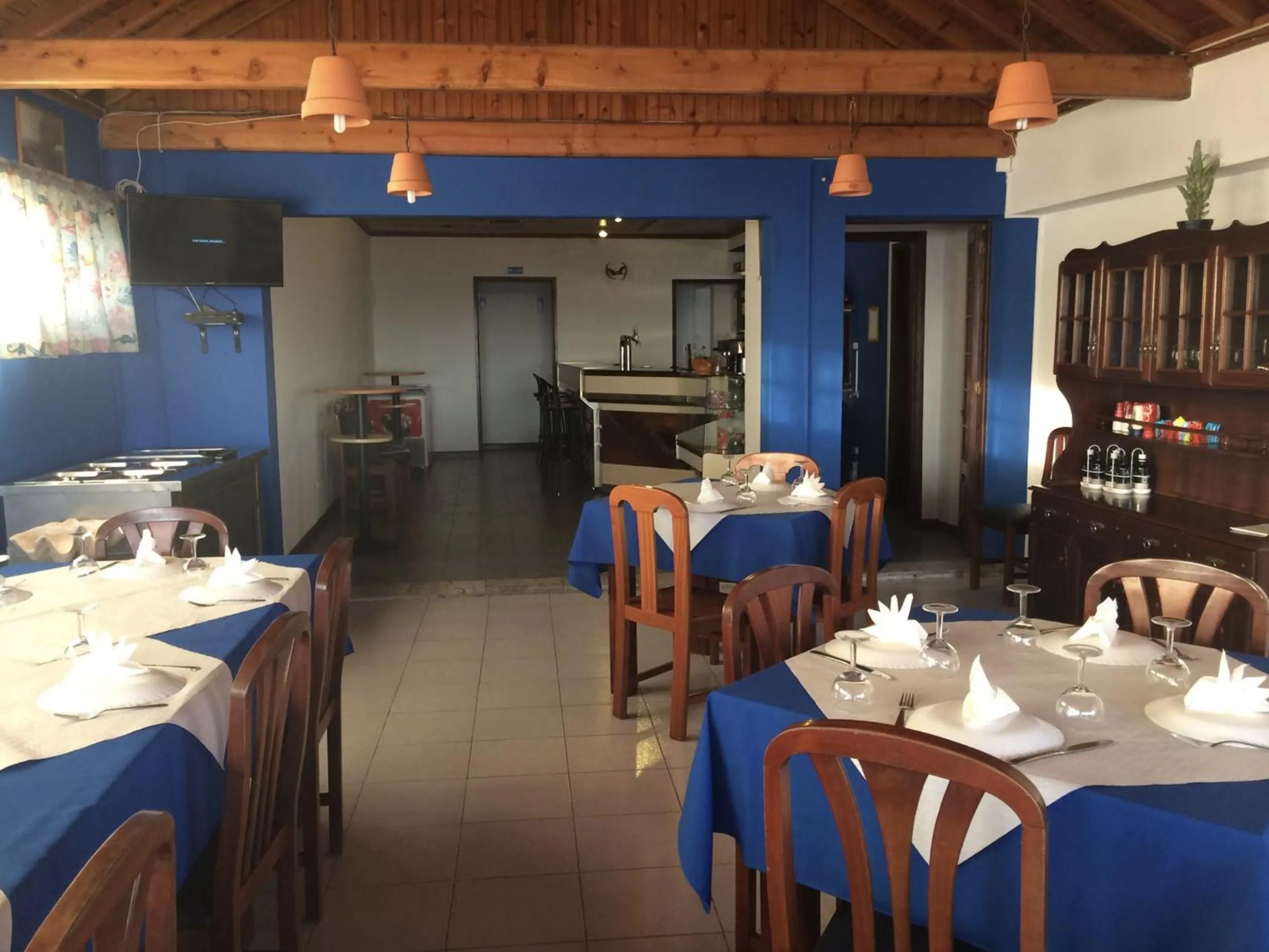 Restaurant/places to eat in Residencias Varadouro