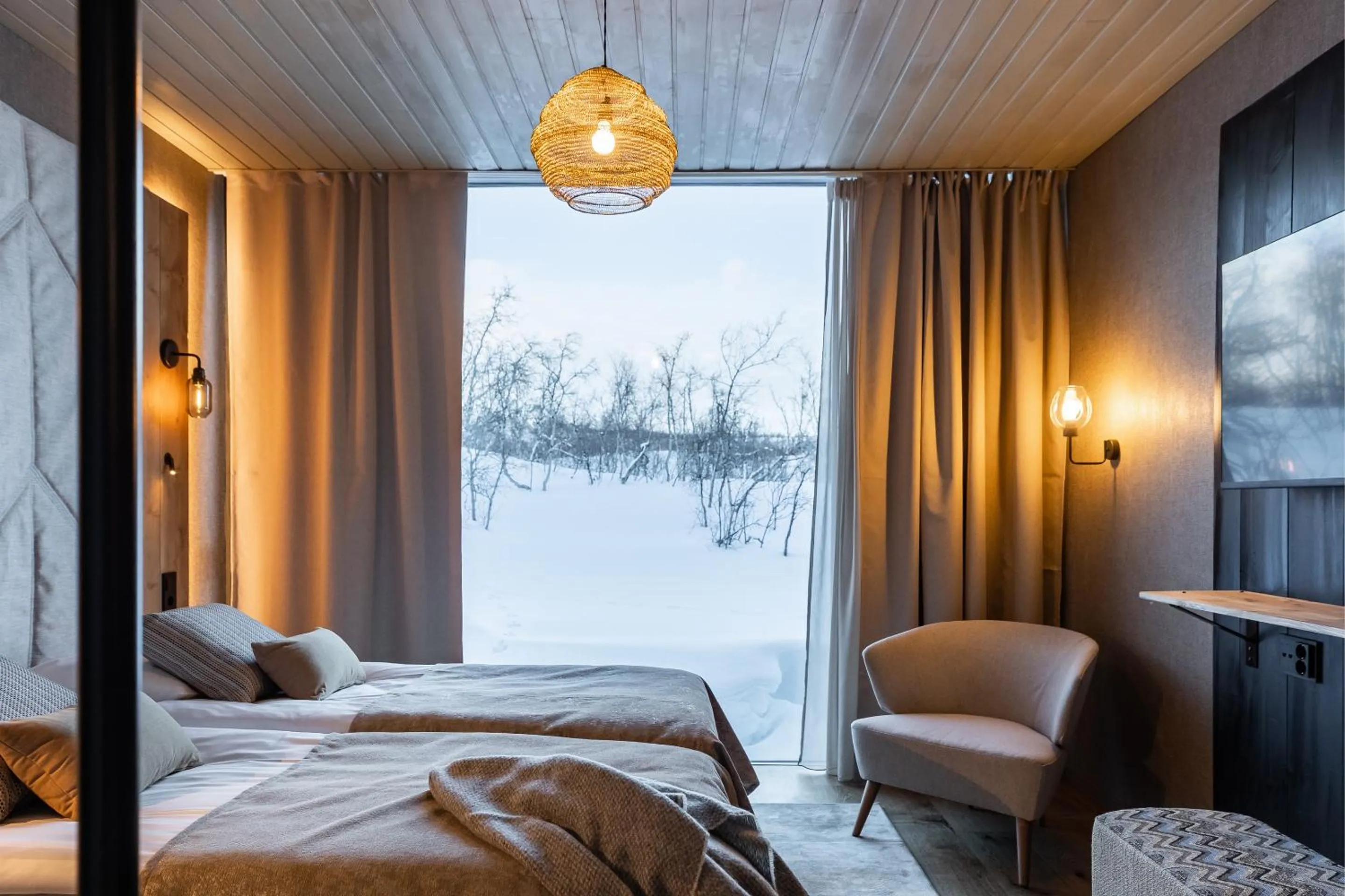 Bedroom, Bed in Santa's Hotel Rakka