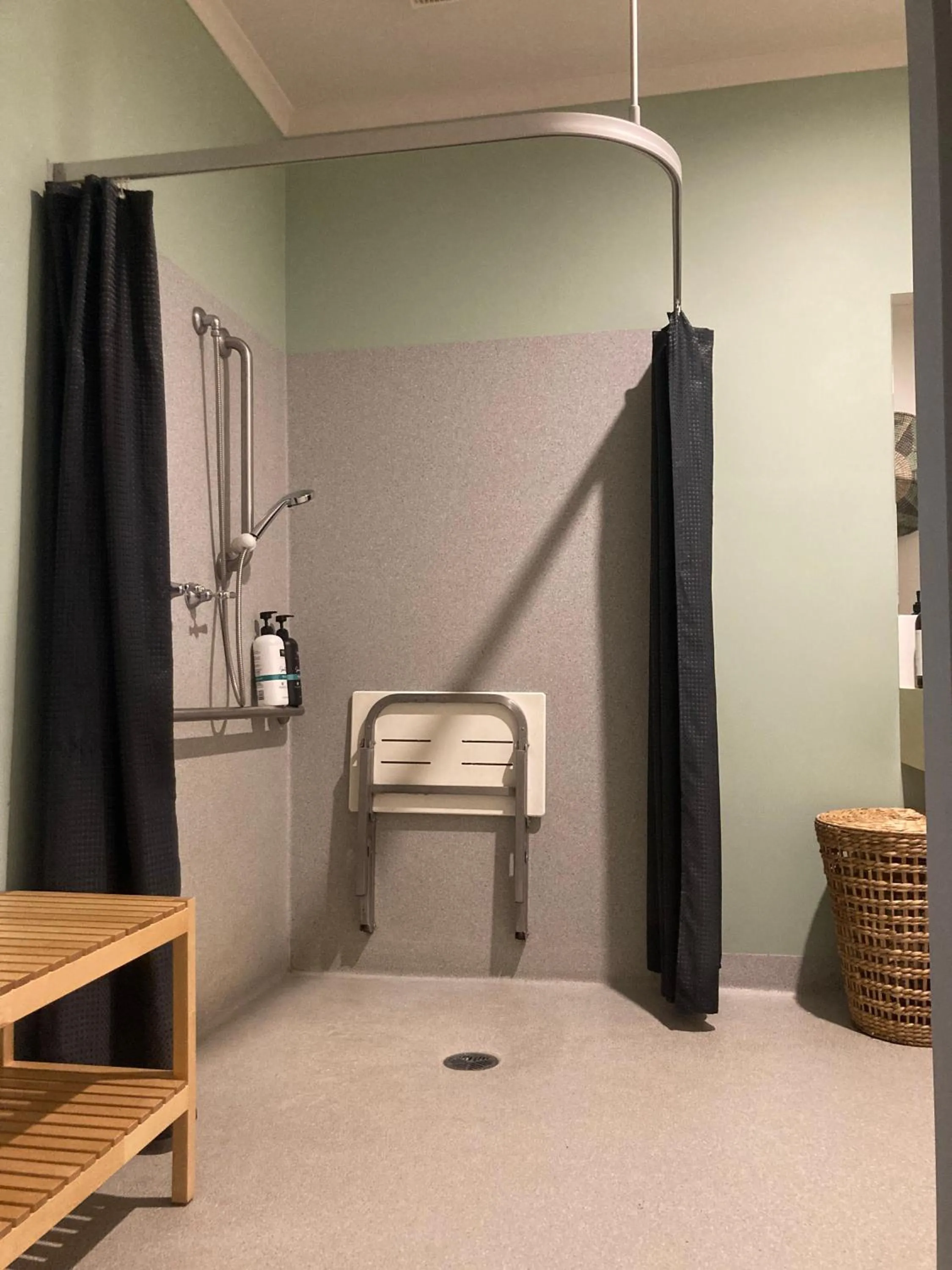 Bathroom, Bed in Sow and Piglets Guesthouse