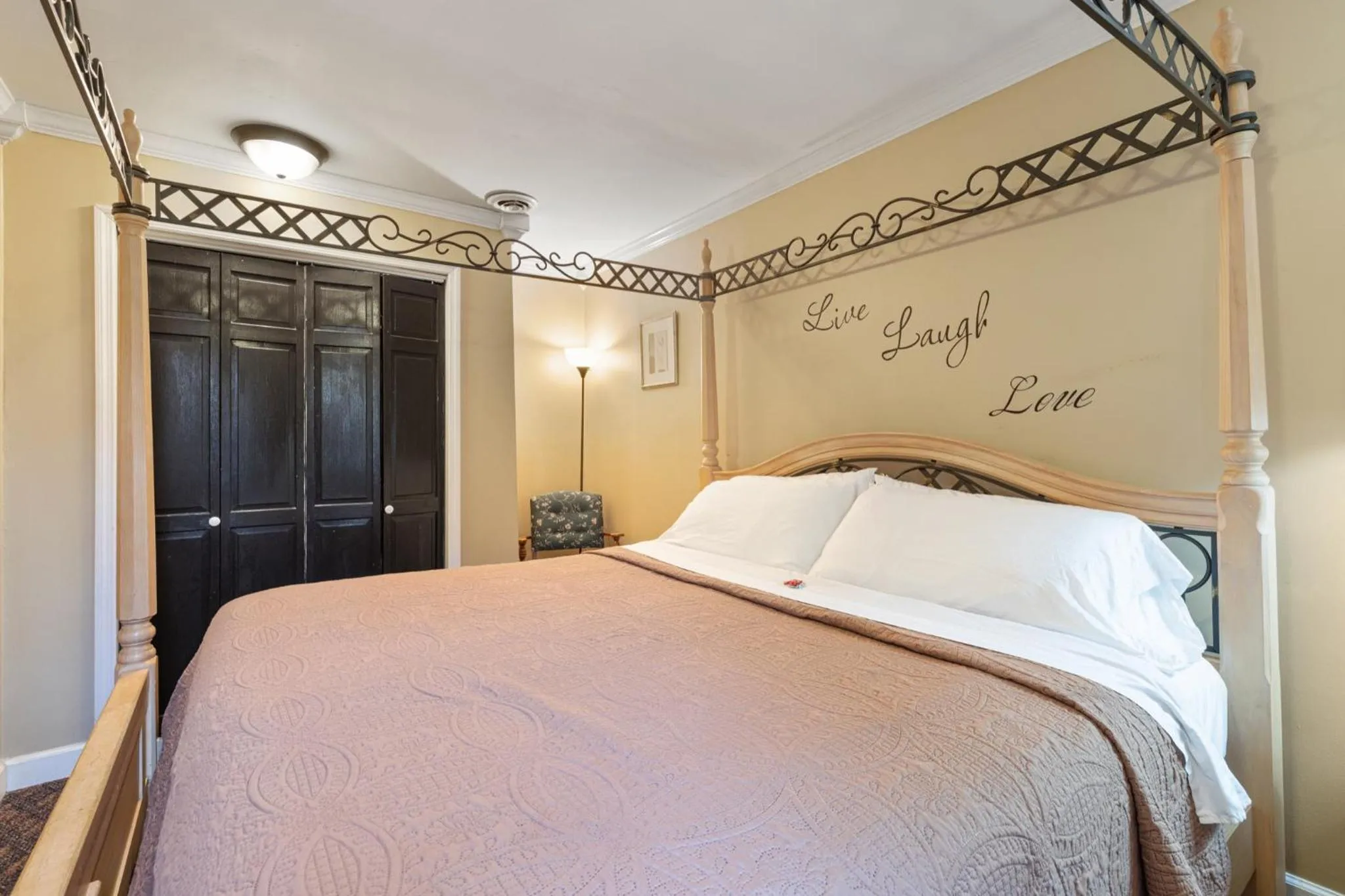 Bedroom, Bed in Brenda Lee History 2BR Villa Pool Hot Tub