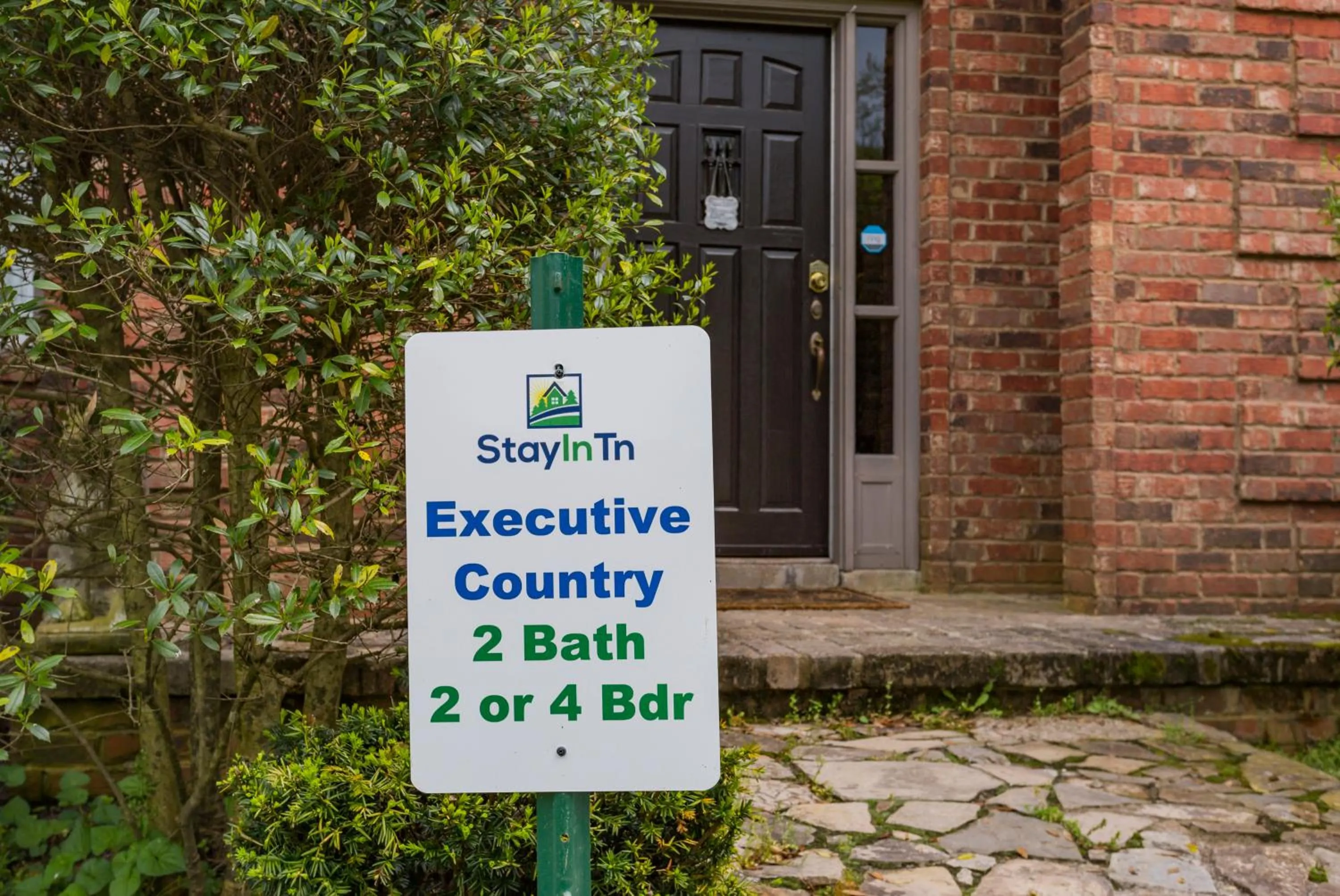 Facade/entrance in Brenda Lee History 2BR Villa Pool Hot Tub